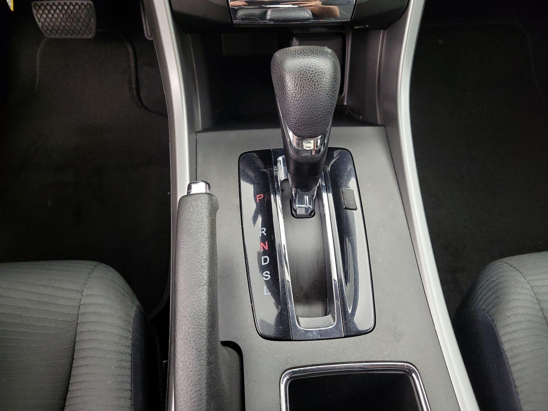 Thumbnail: 2015 Honda Accord - 17