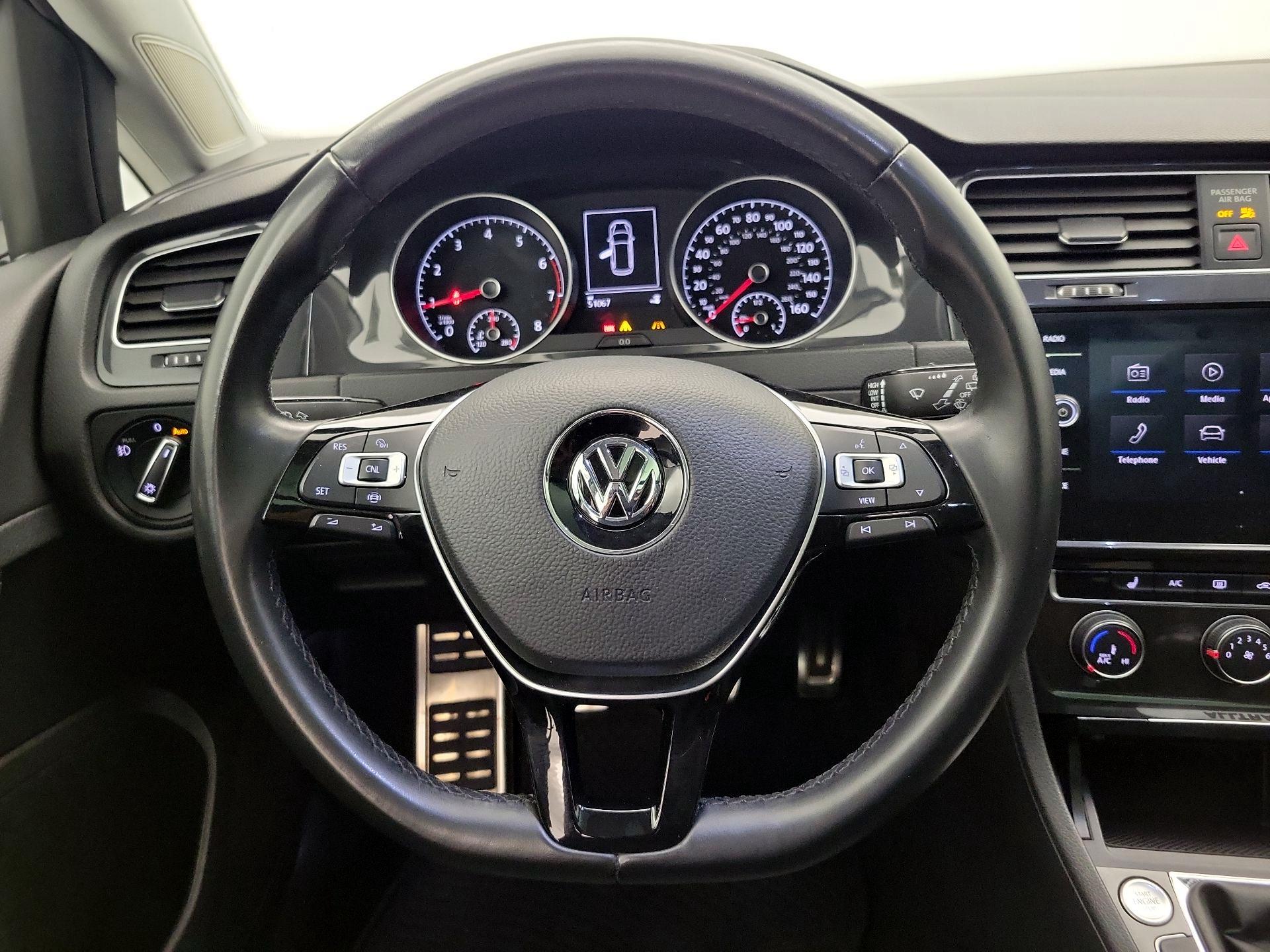 Thumbnail: 2019 Volkswagen Golf - 10