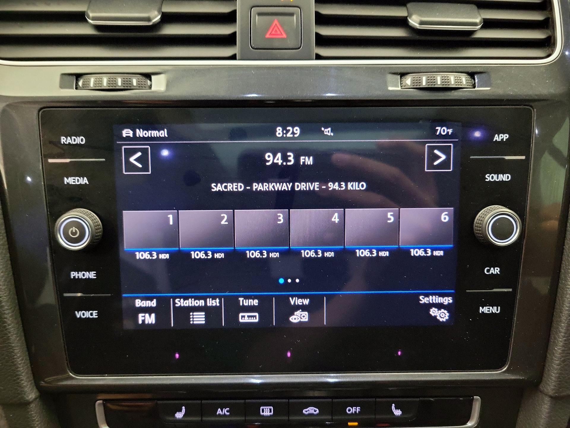 Thumbnail: 2019 Volkswagen Golf - 15