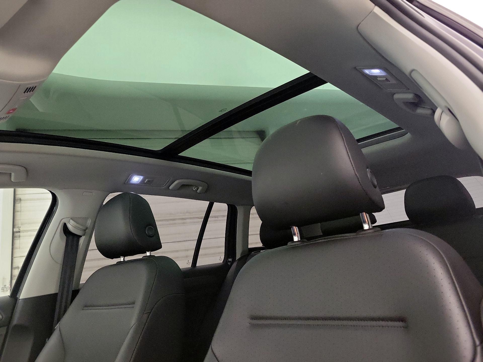 Thumbnail: 2019 Volkswagen Golf - 19