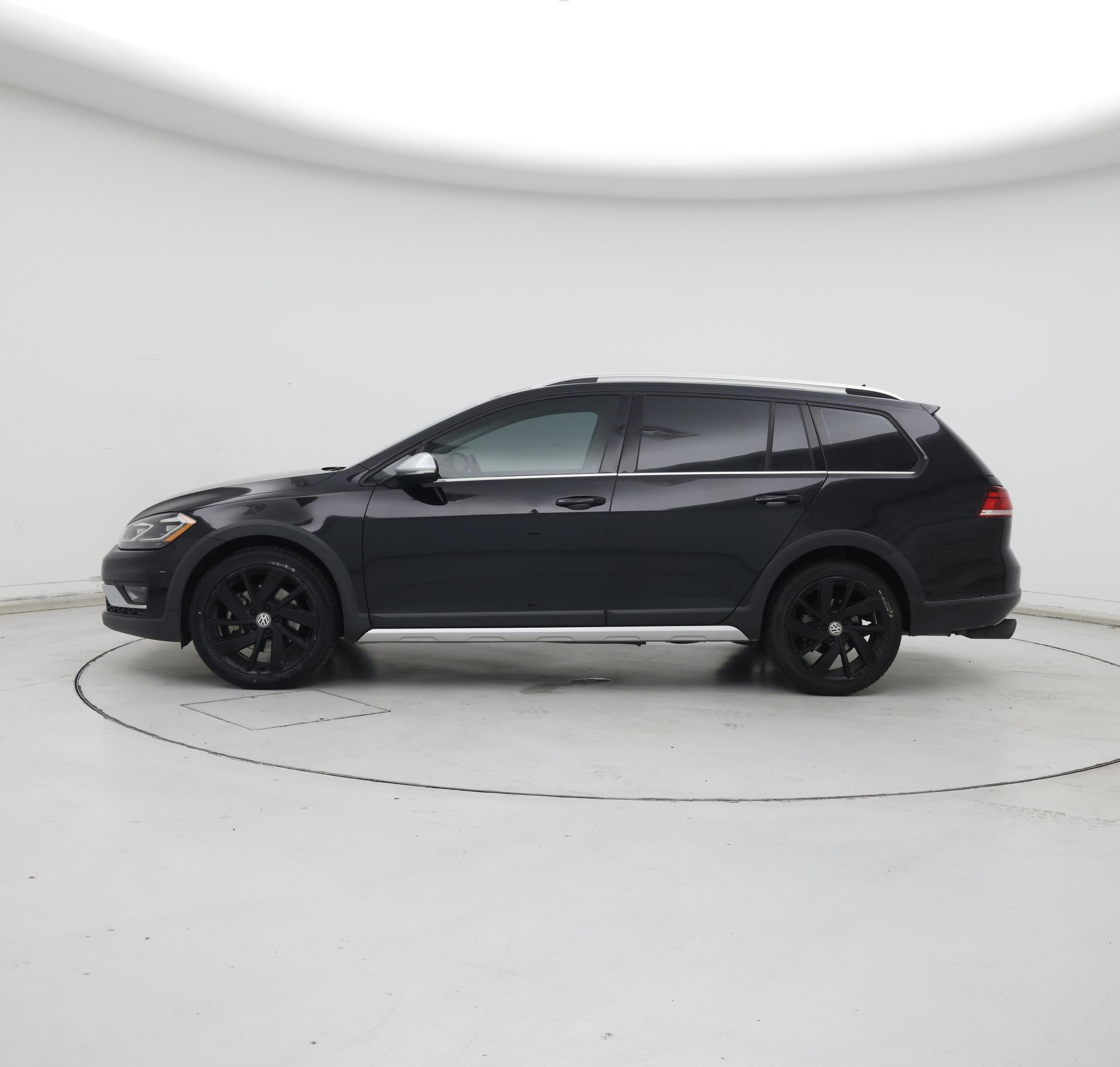 Thumbnail: 2019 Volkswagen Golf - 3