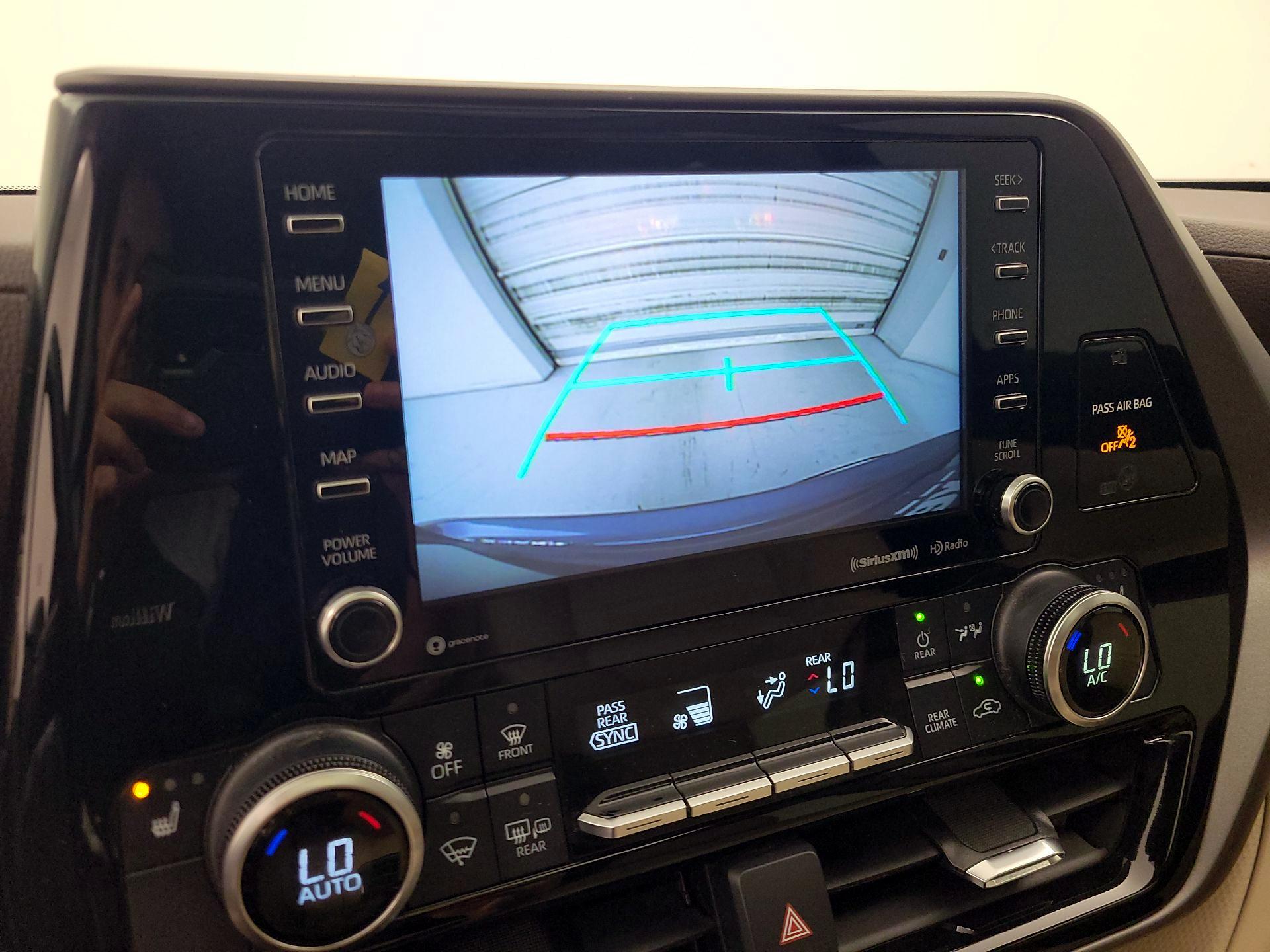 Thumbnail: 2021 Toyota Highlander - 14