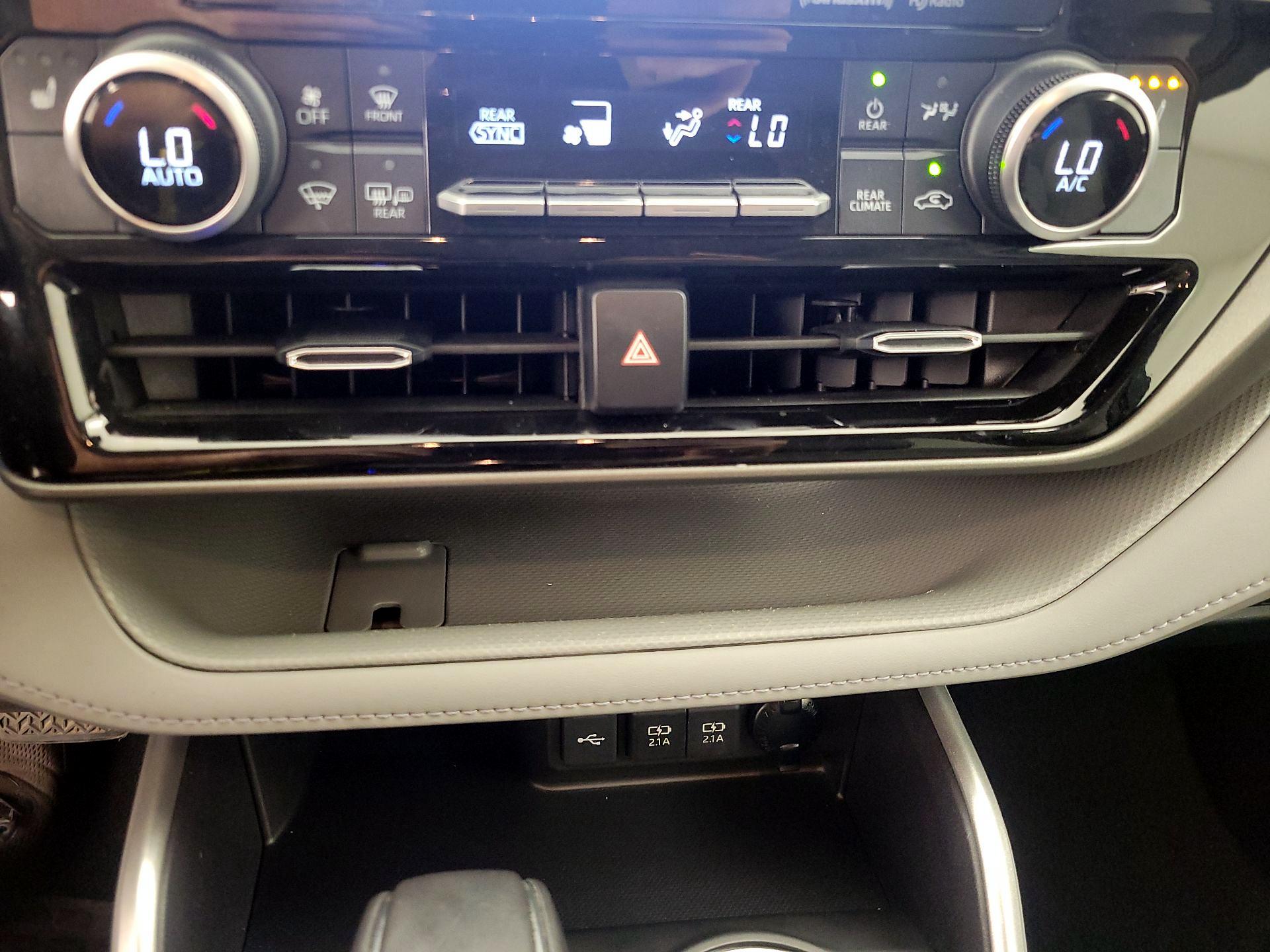 Thumbnail: 2021 Toyota Highlander - 16