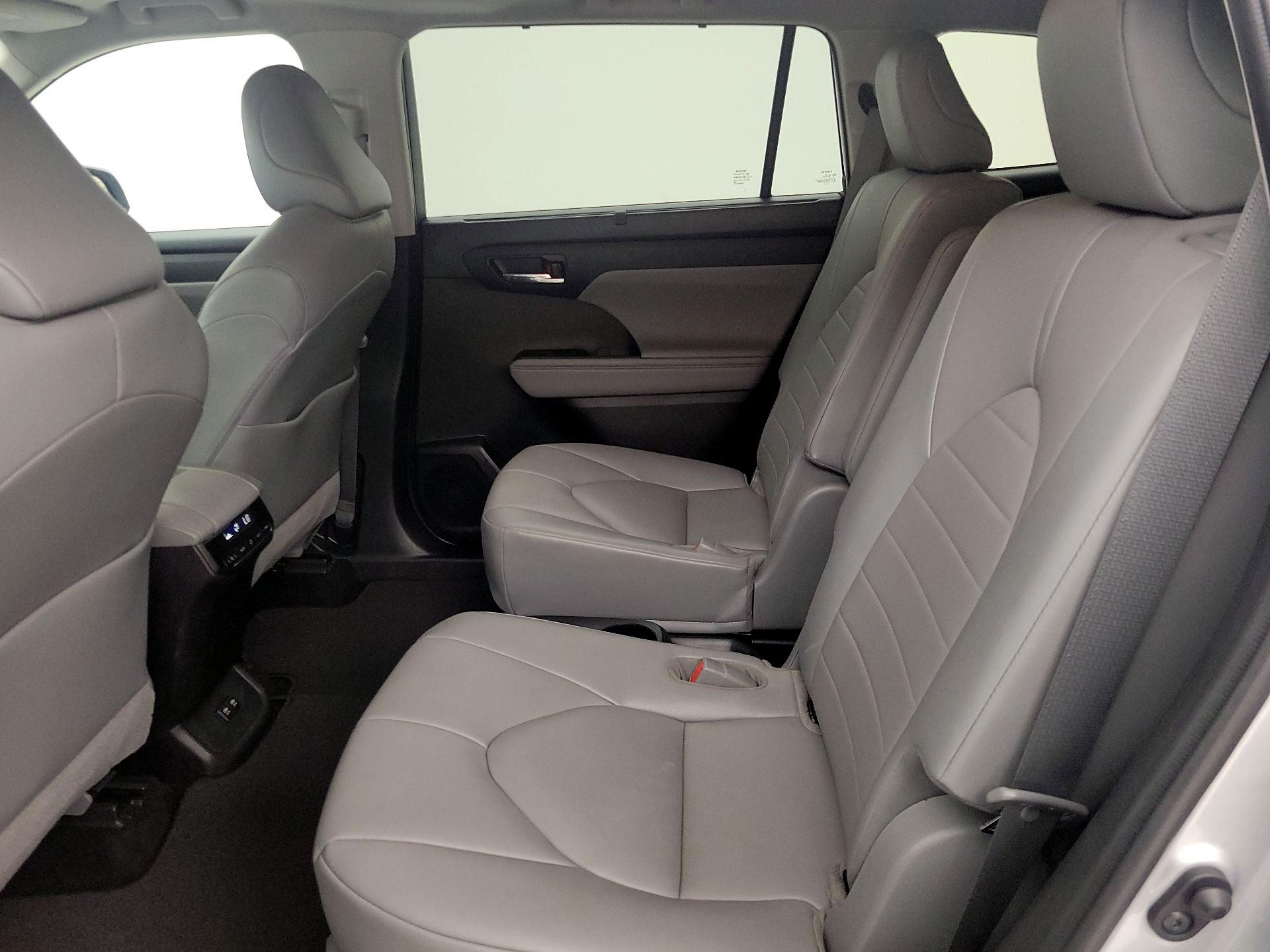Thumbnail: 2021 Toyota Highlander - 20