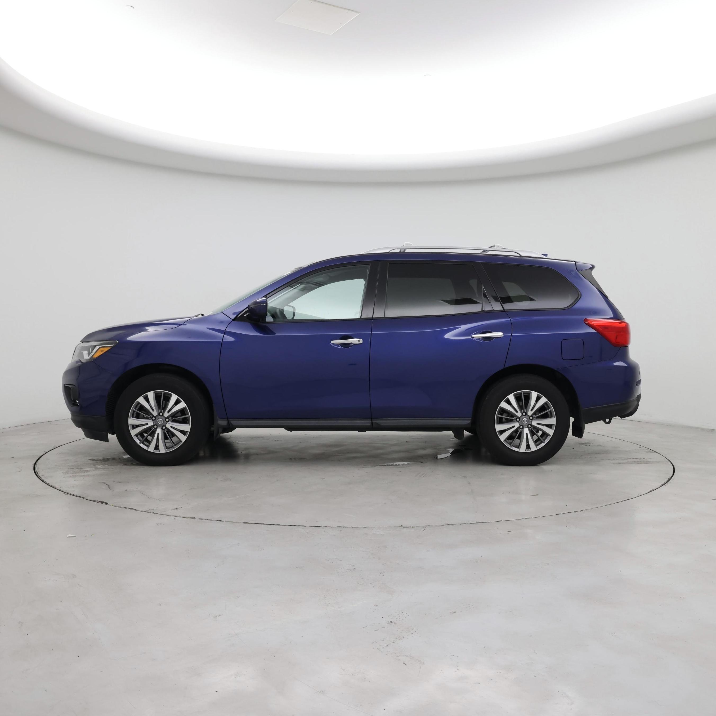 Thumbnail: 2020 Nissan Pathfinder - 3