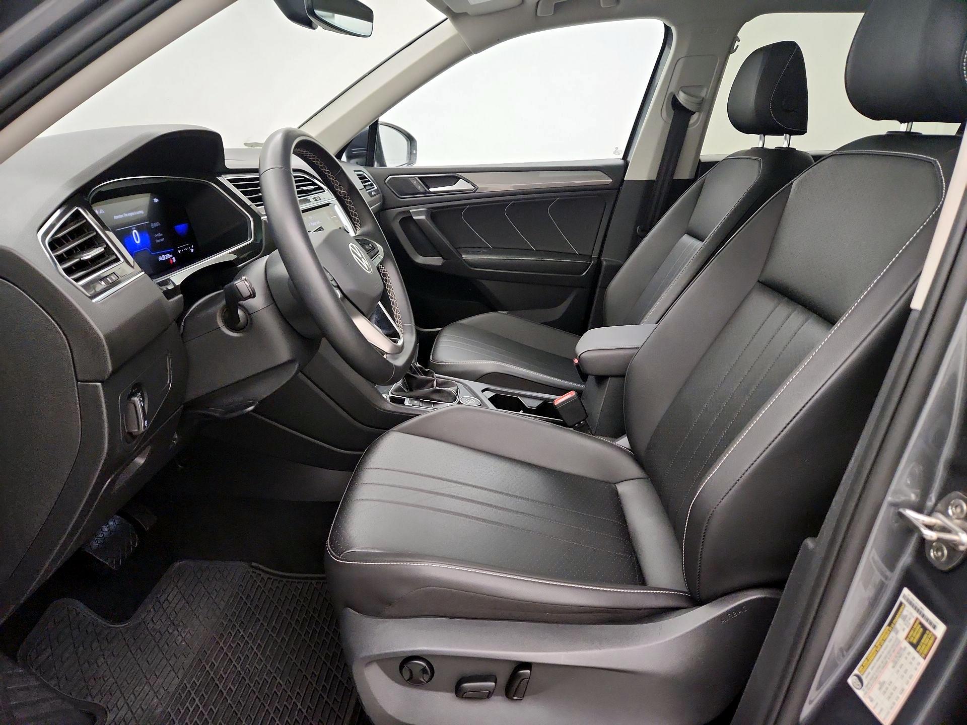 Thumbnail: 2023 Volkswagen Tiguan - 11