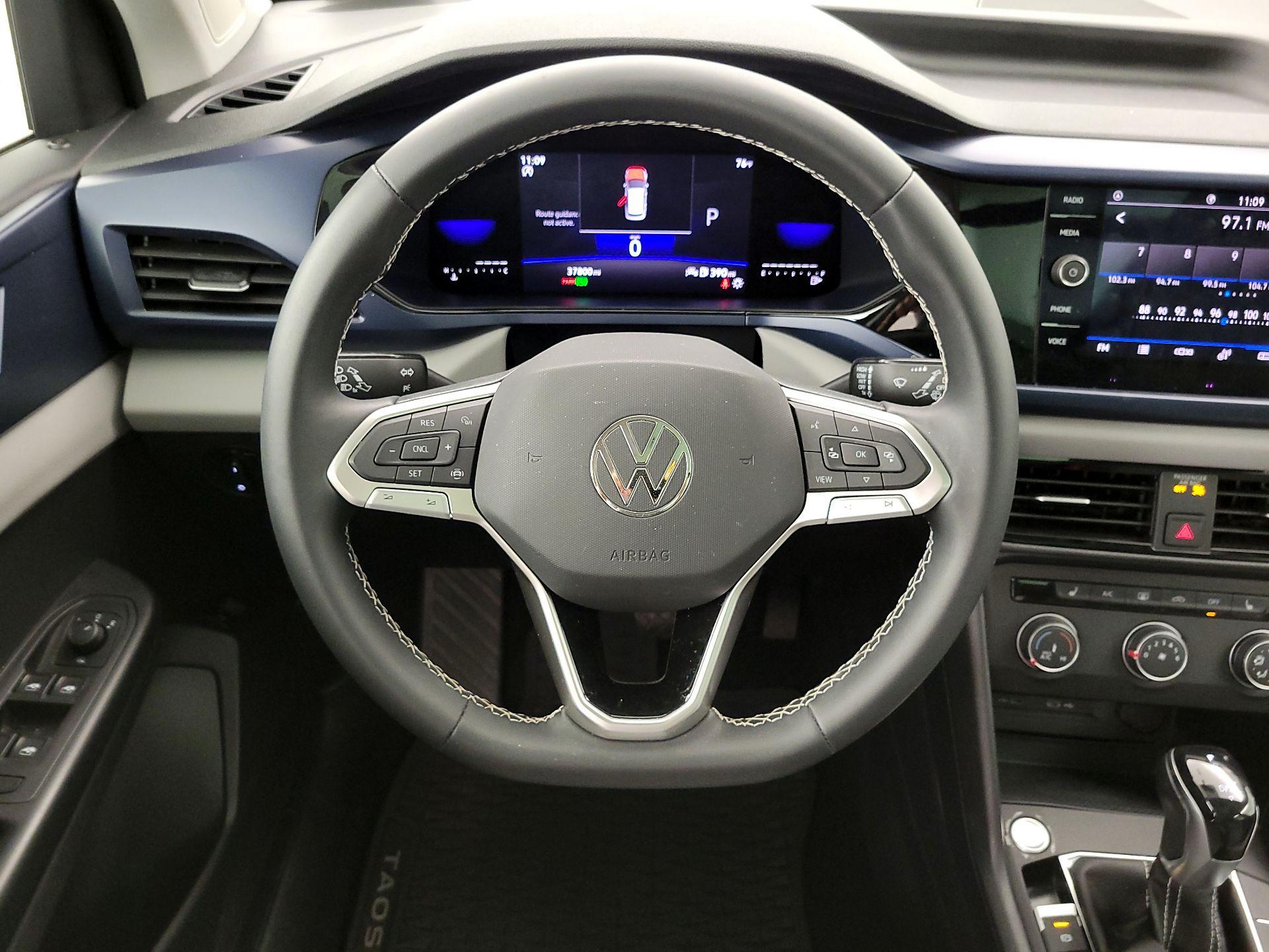 Thumbnail: 2022 Volkswagen Taos - 10