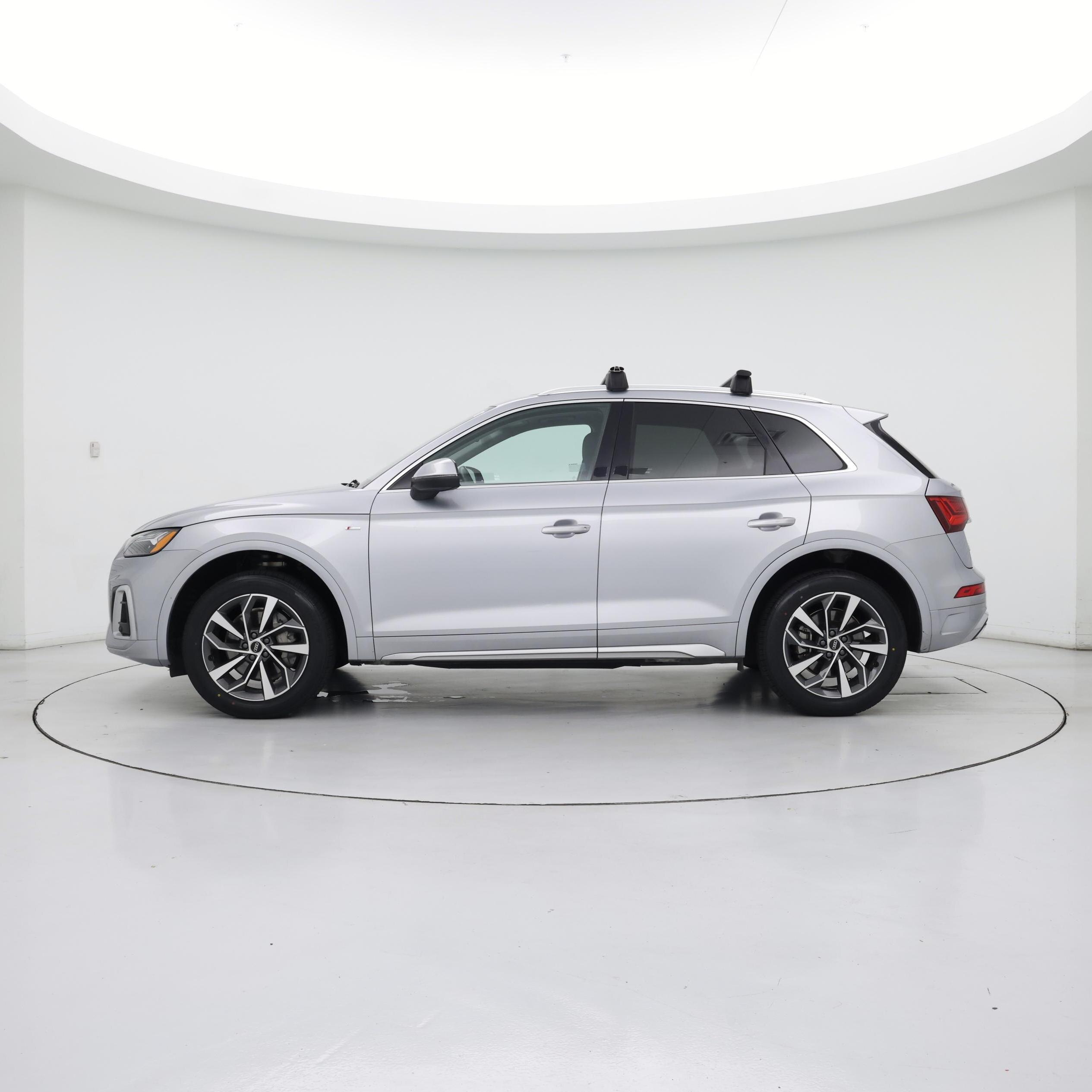 Thumbnail: 2023 Audi Q5 - 3
