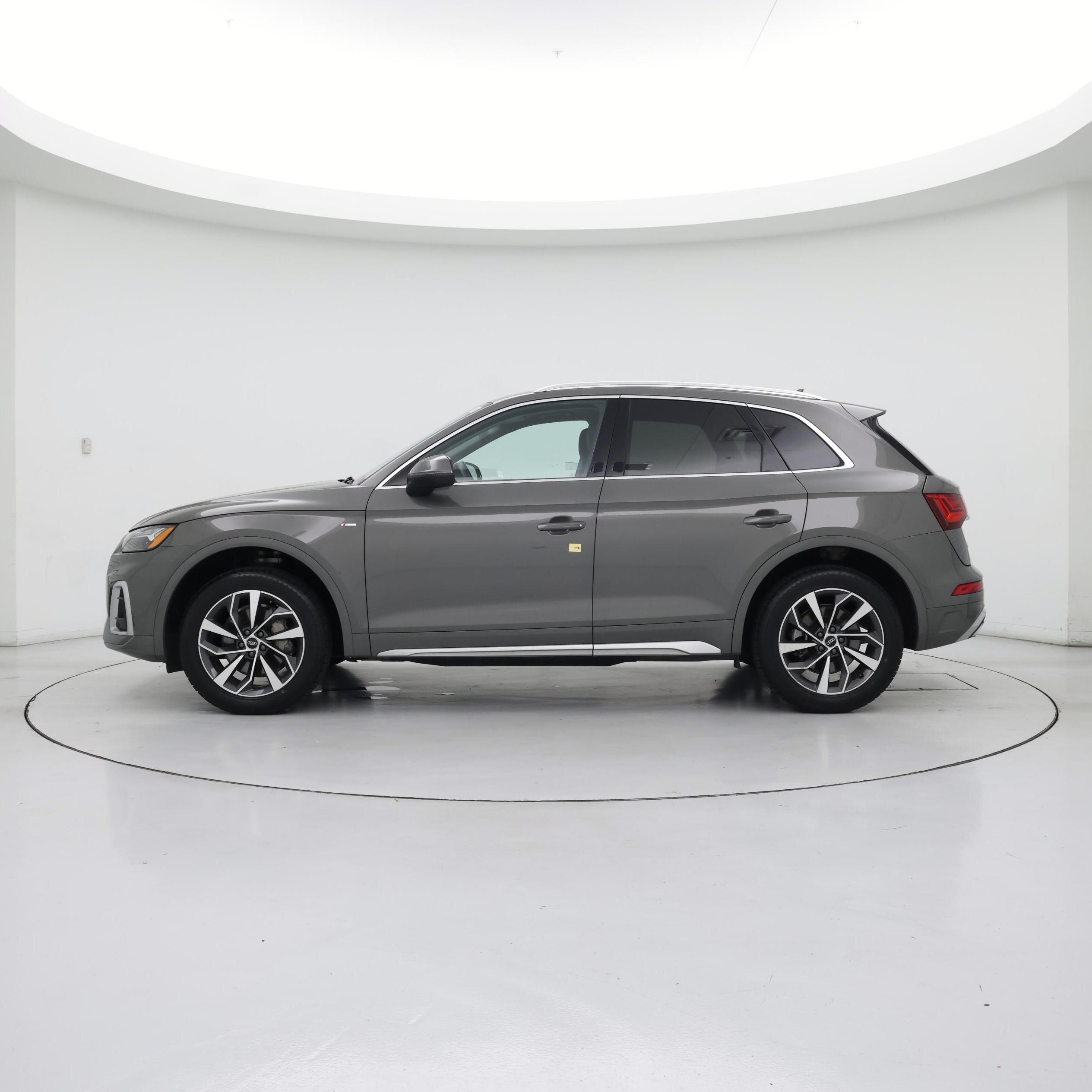 Thumbnail: 2023 Audi Q5 - 3
