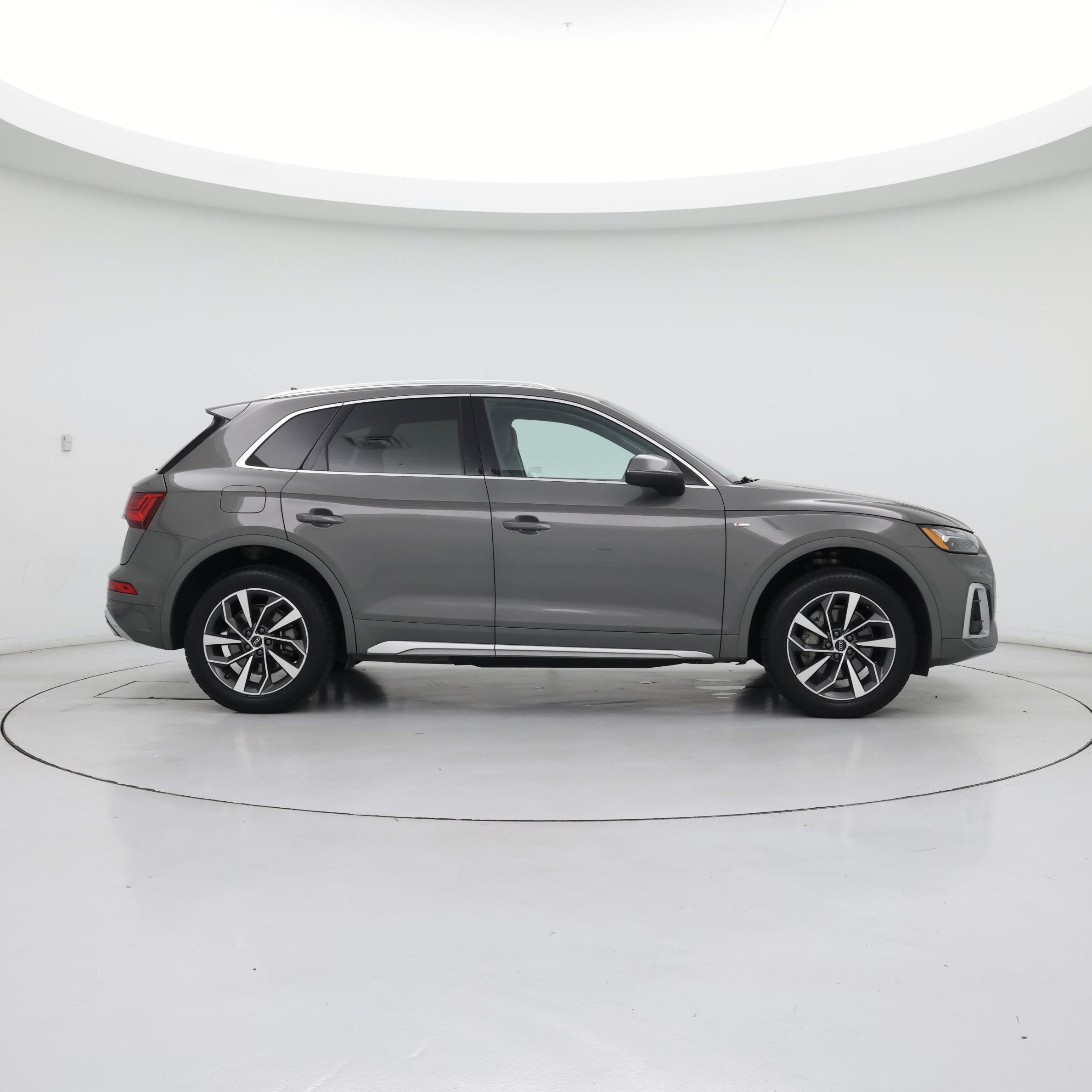 Thumbnail: 2023 Audi Q5 - 7
