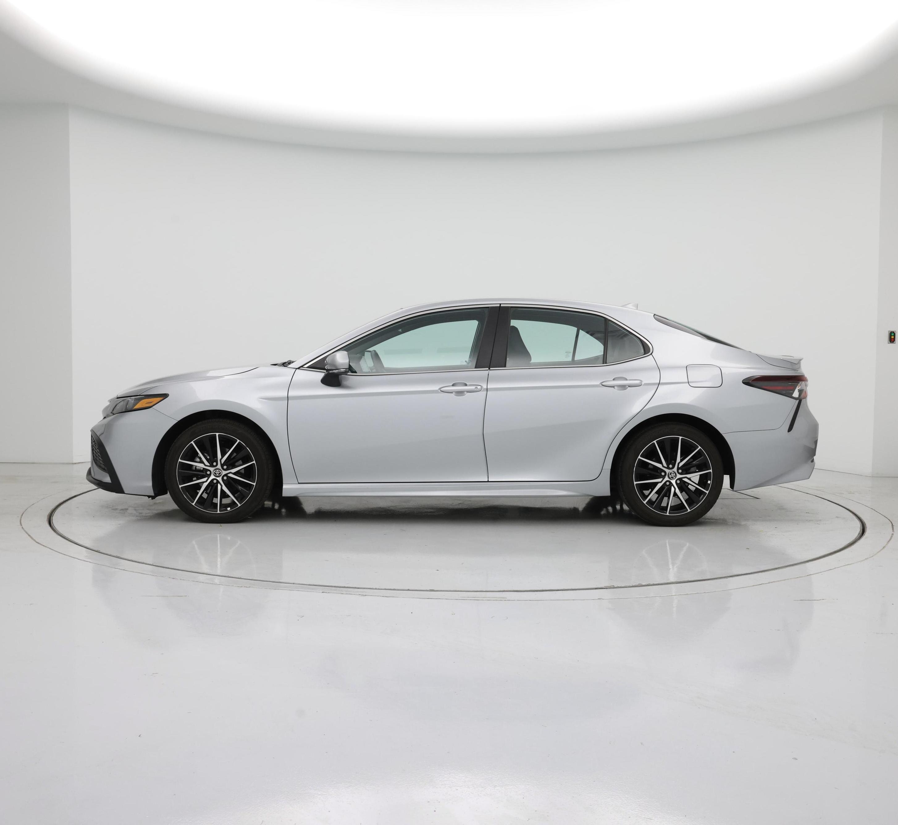 Thumbnail: 2023 Toyota Camry - 3
