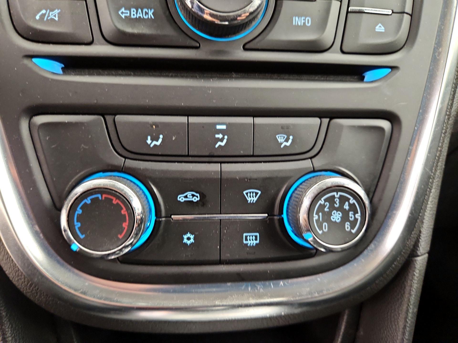 Thumbnail: 2016 Buick Encore - 15