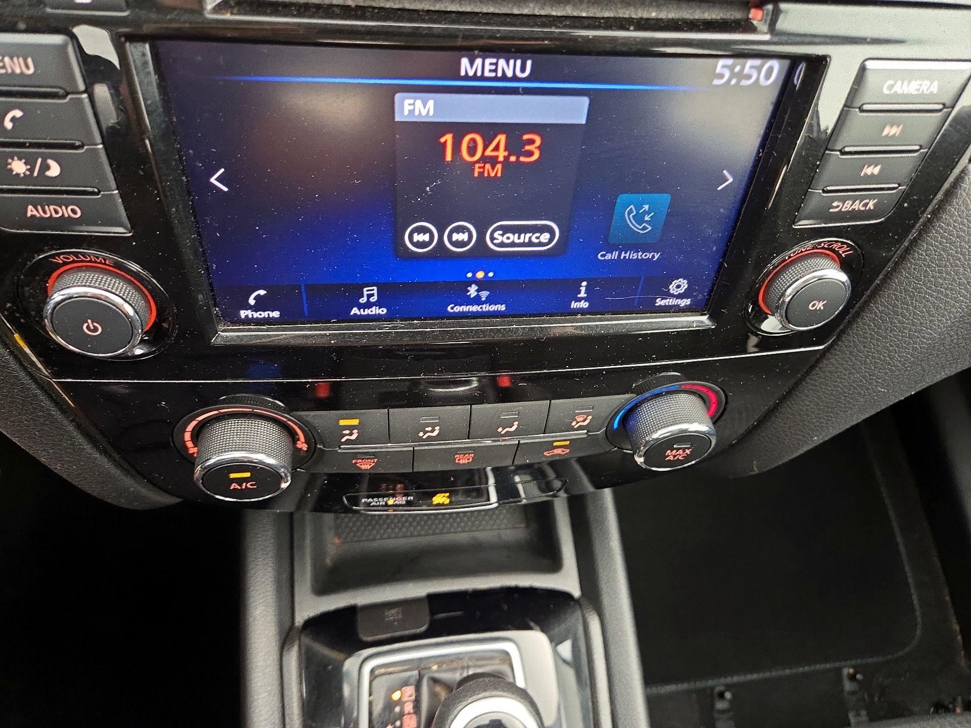 Thumbnail: 2021 Nissan Rogue Sport - 15