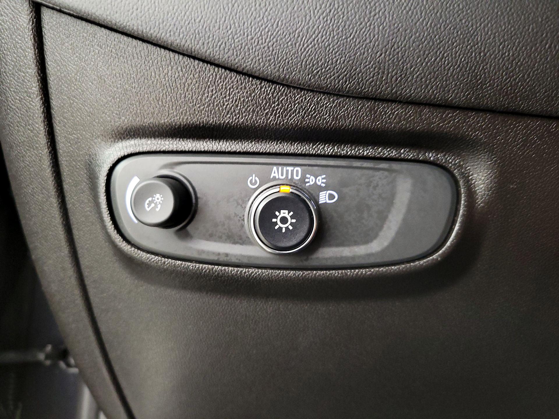 Thumbnail: 2022 Chevrolet Equinox - 13