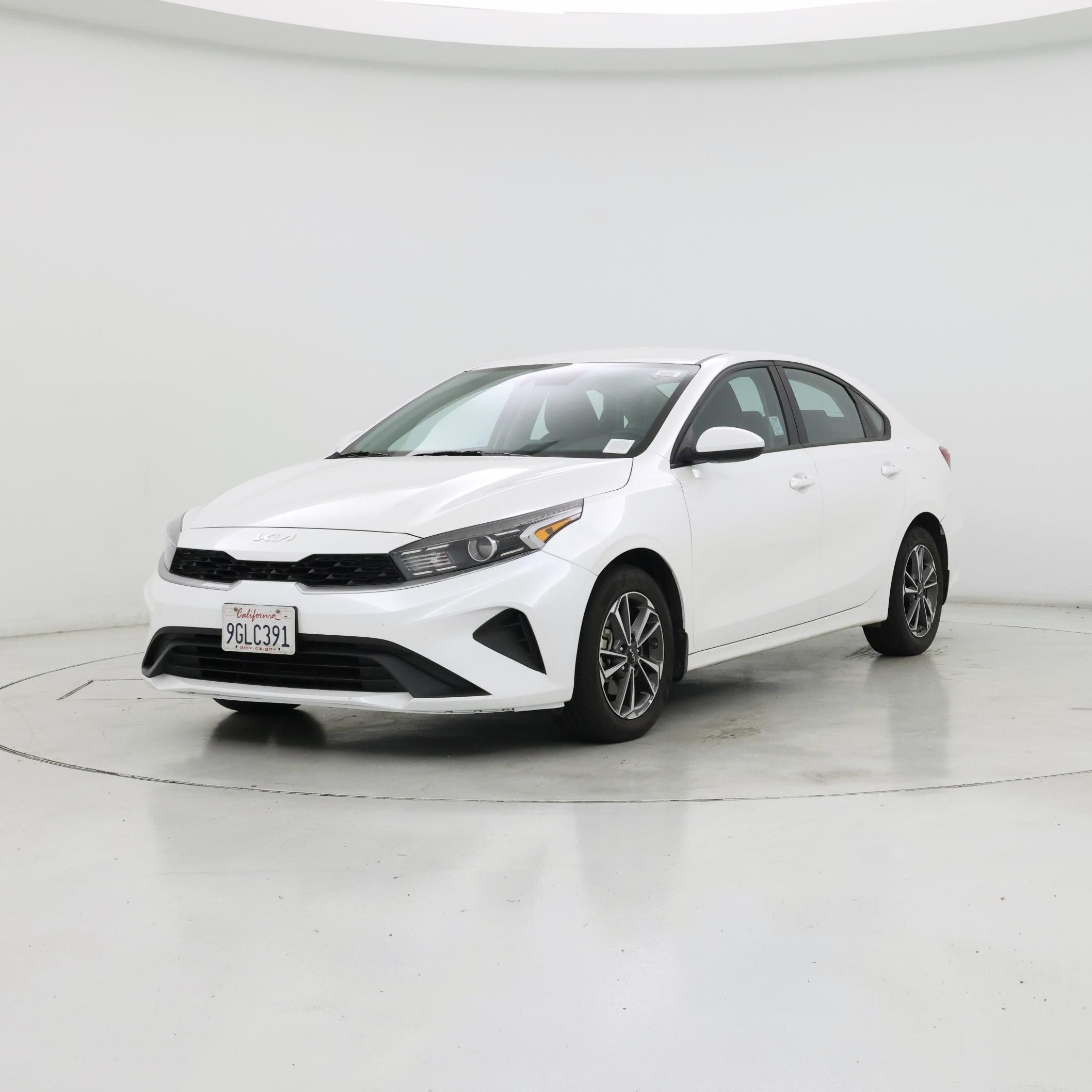 Thumbnail: 2023 Kia Forte - 4
