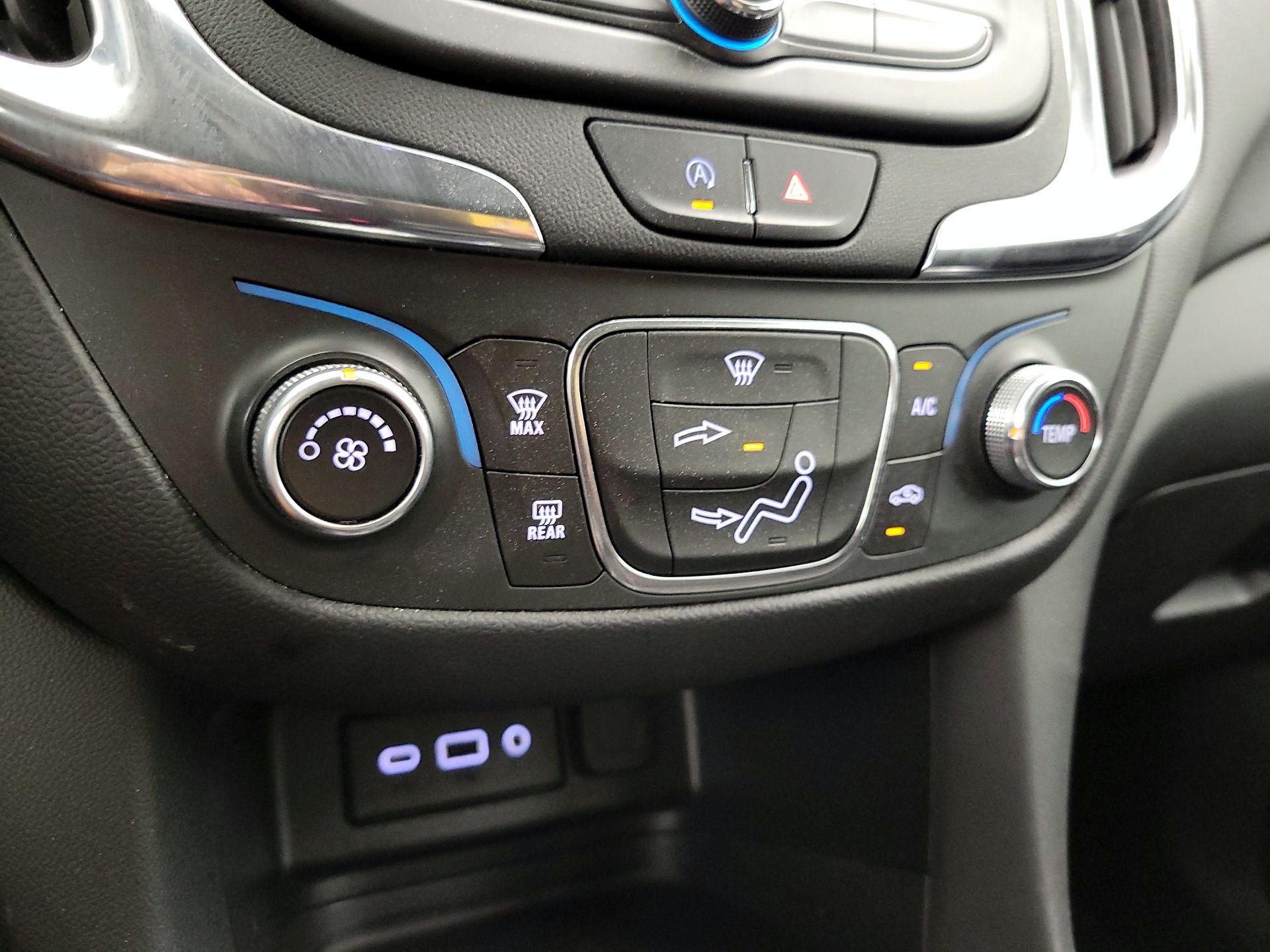 Thumbnail: 2022 Chevrolet Equinox - 16
