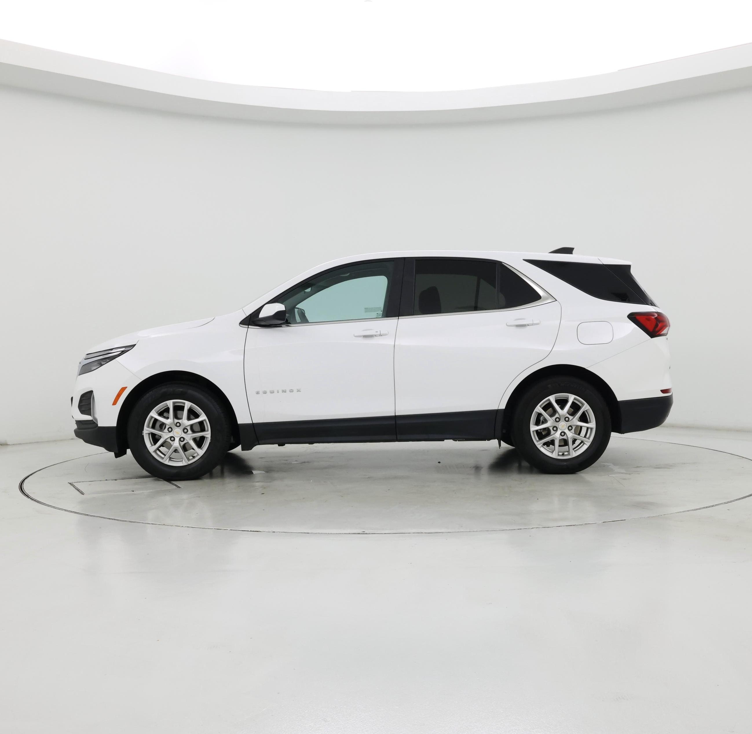 Thumbnail: 2022 Chevrolet Equinox - 3