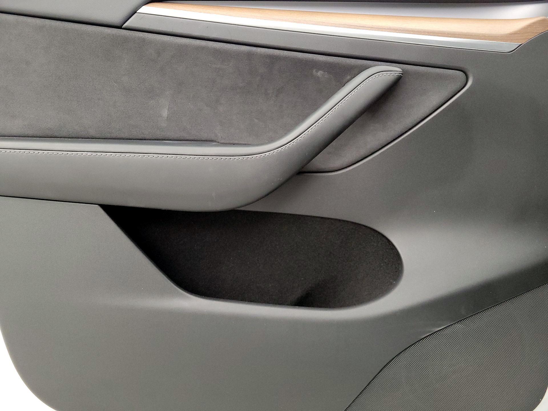 Thumbnail: 2022 Tesla Model Y - 12