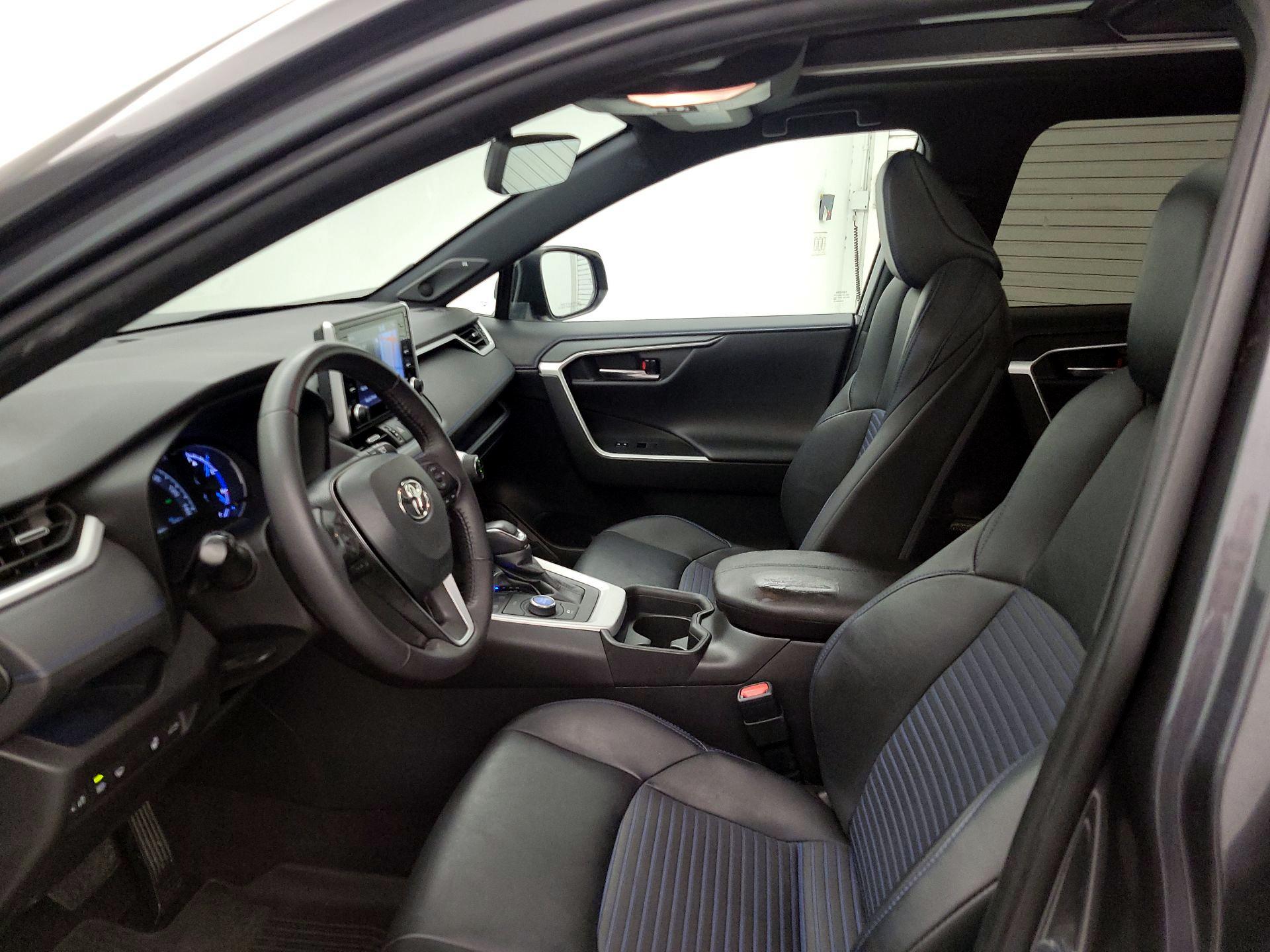 Thumbnail: 2021 Toyota RAV4 - 11
