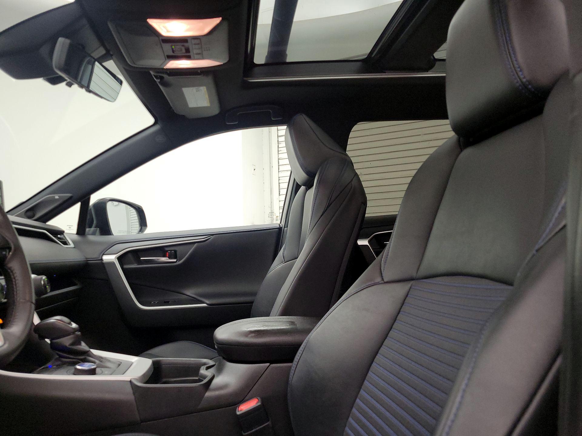 Thumbnail: 2021 Toyota RAV4 - 20