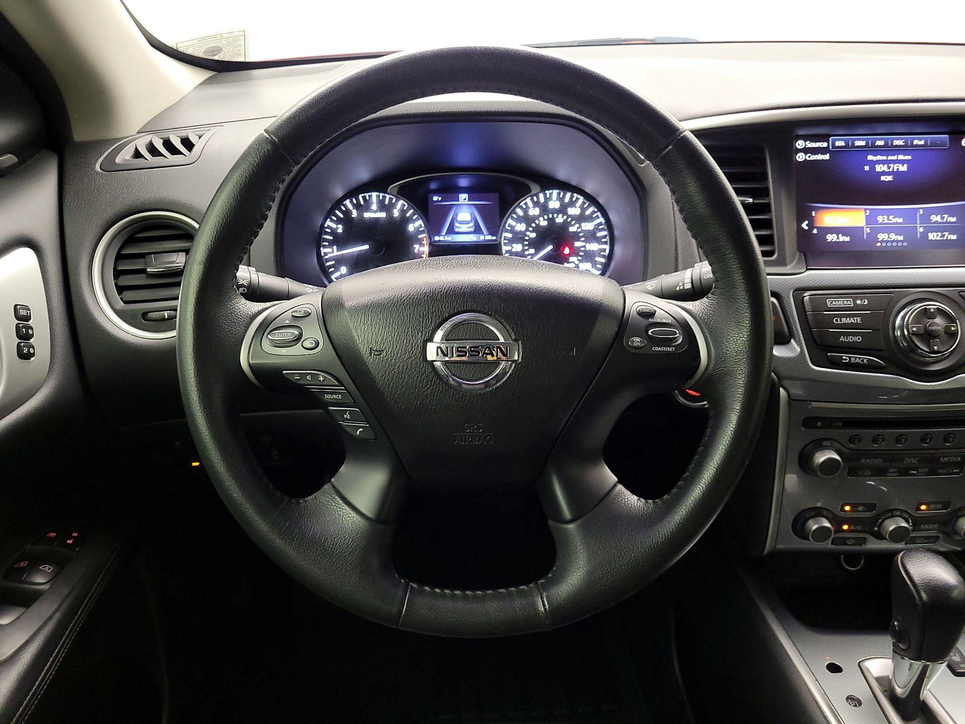 Thumbnail: 2017 Nissan Pathfinder - 10