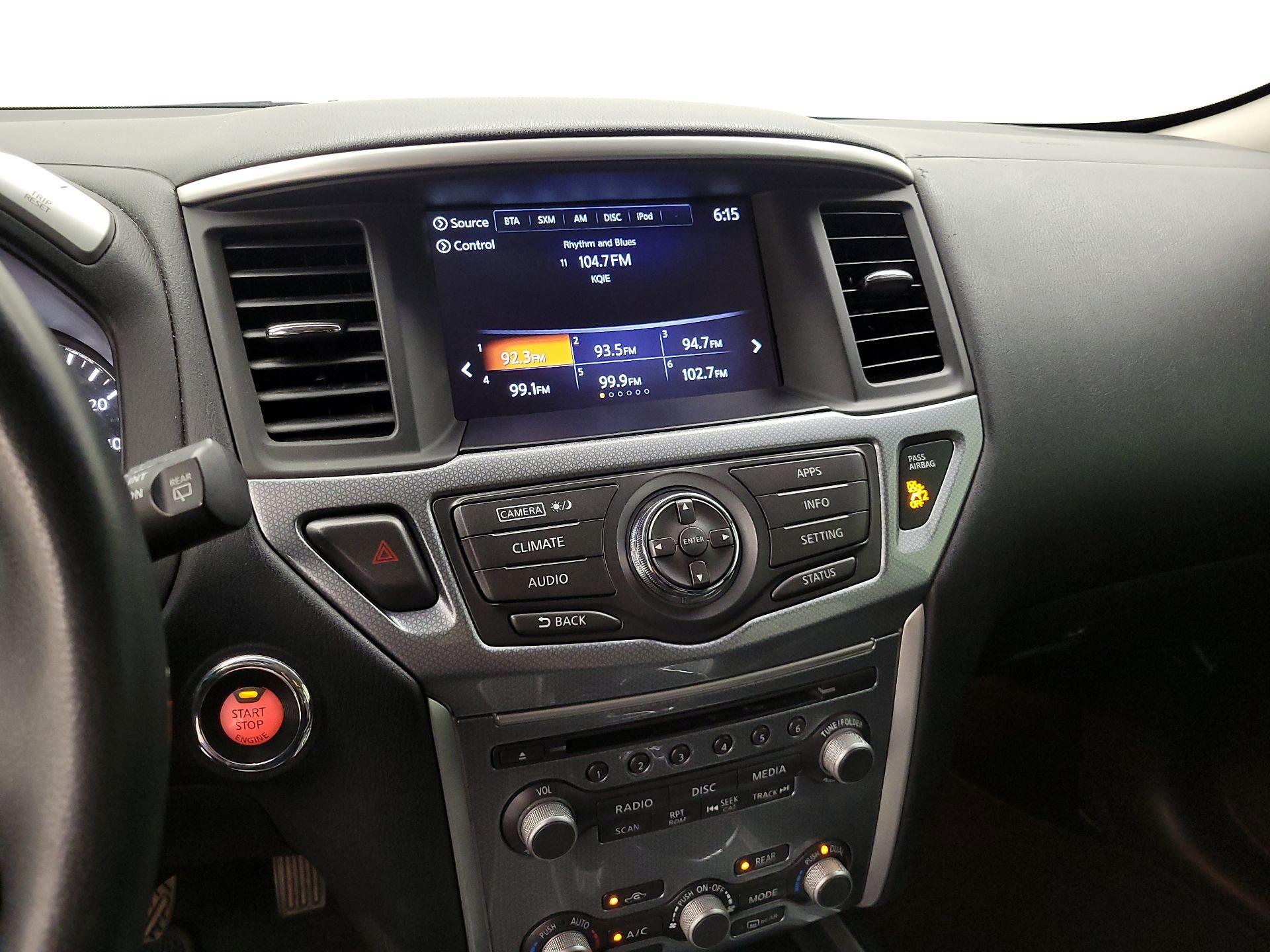 Thumbnail: 2017 Nissan Pathfinder - 15