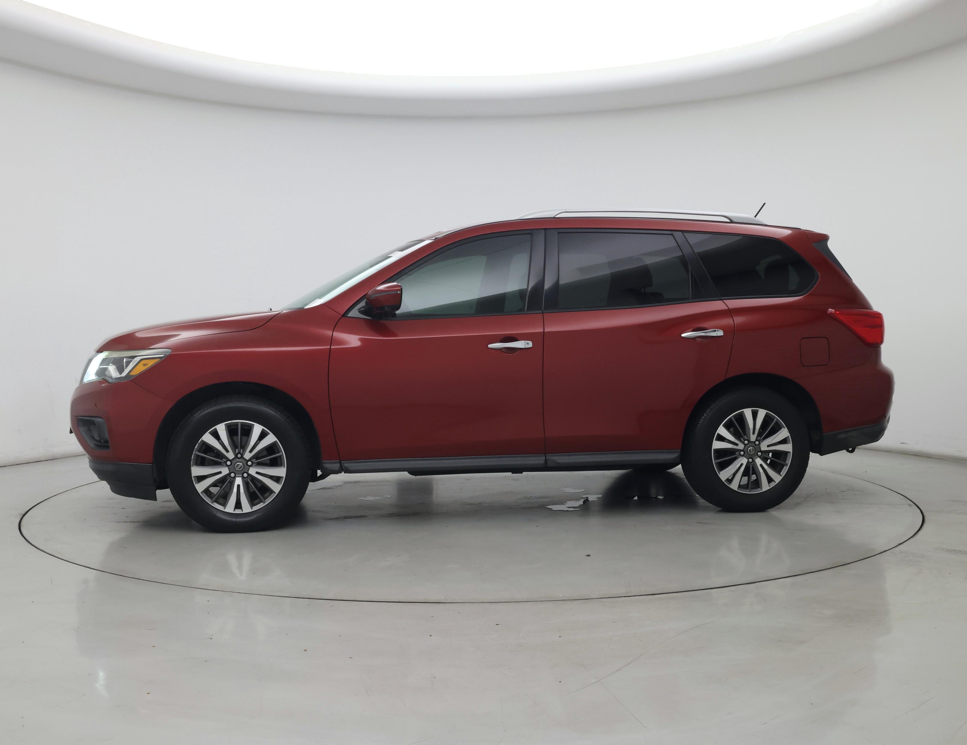 Thumbnail: 2017 Nissan Pathfinder - 3