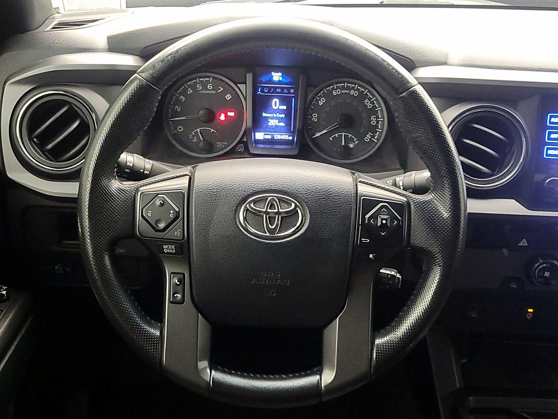 Thumbnail: 2016 Toyota Tacoma - 10