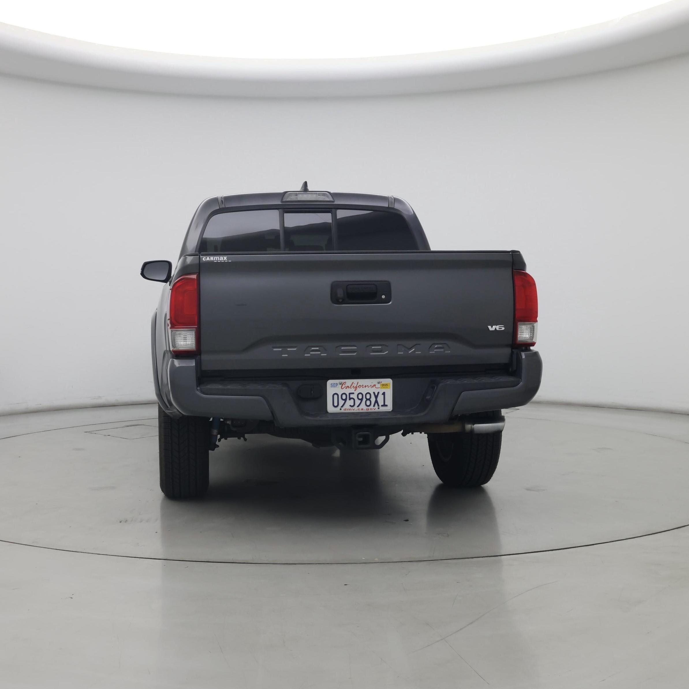 Thumbnail: 2016 Toyota Tacoma - 6