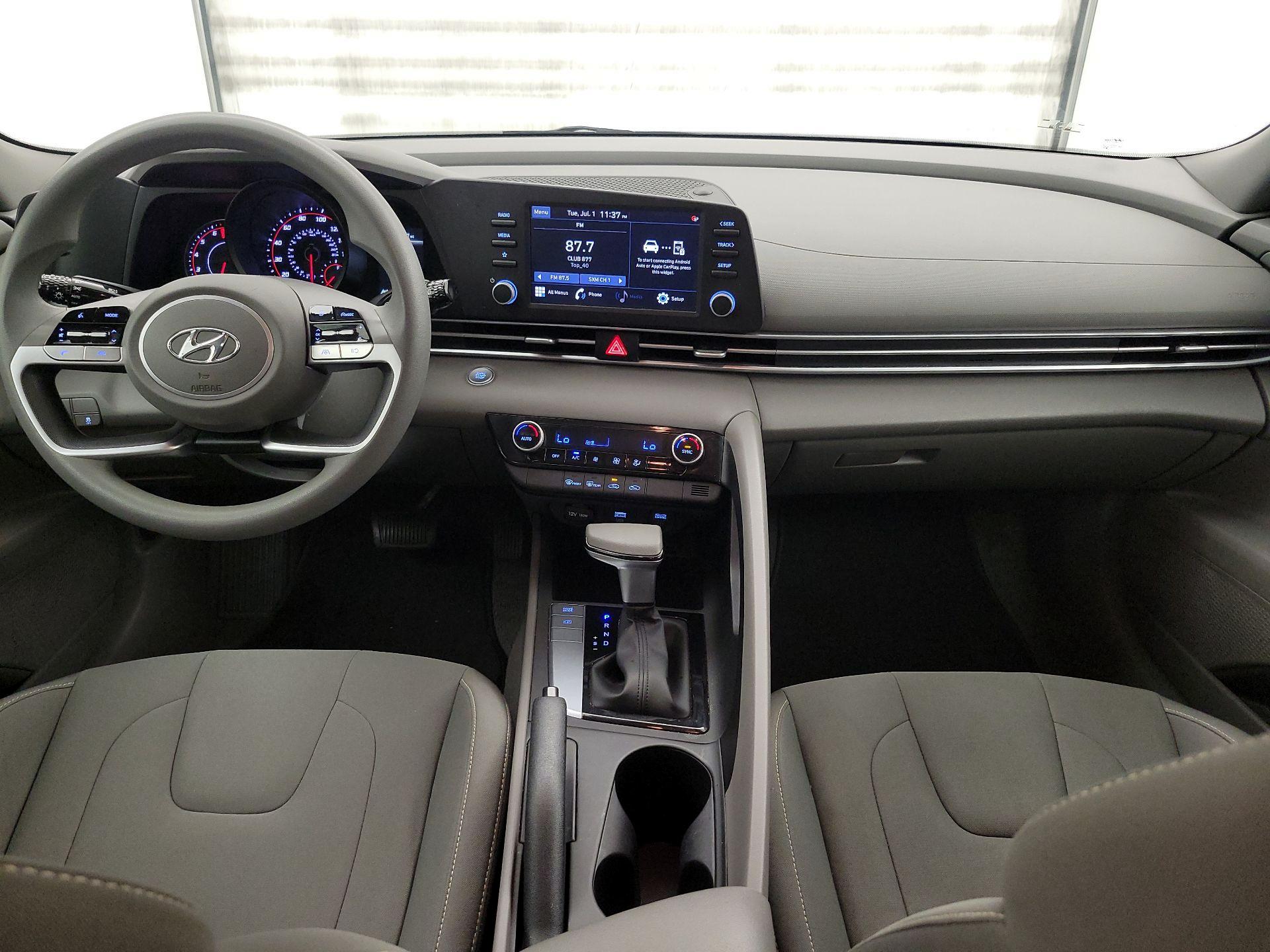 Thumbnail: 2022 Hyundai Elantra - 9