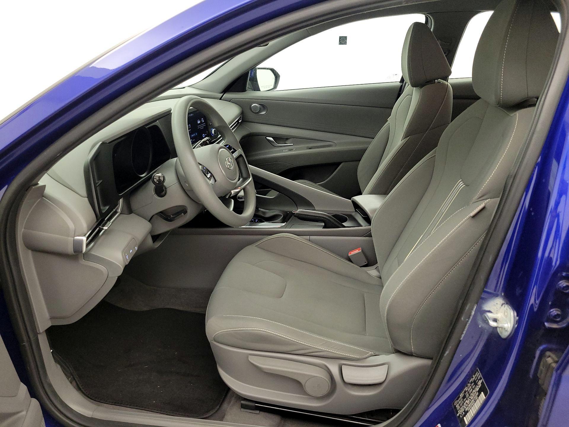 Thumbnail: 2022 Hyundai Elantra - 11