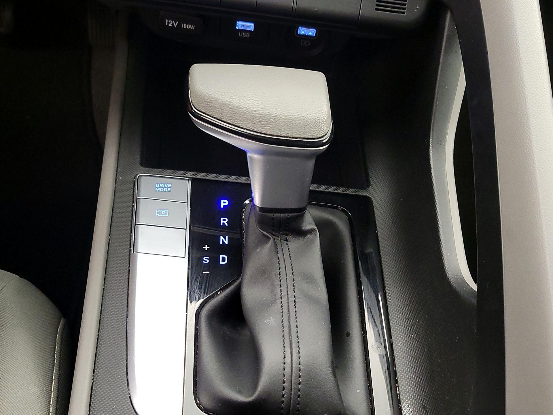 Thumbnail: 2022 Hyundai Elantra - 17
