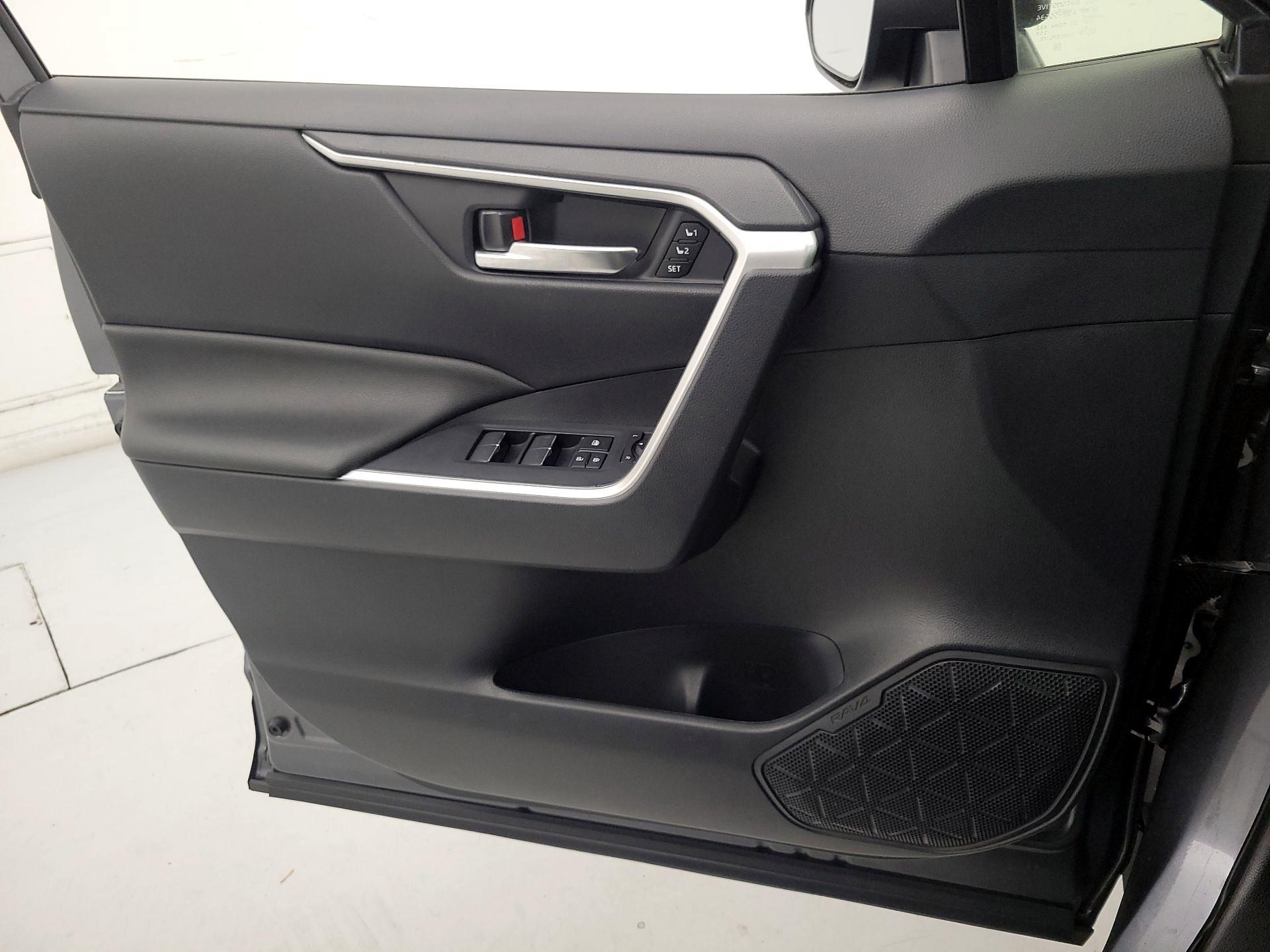 Thumbnail: 2023 Toyota RAV4 - 12