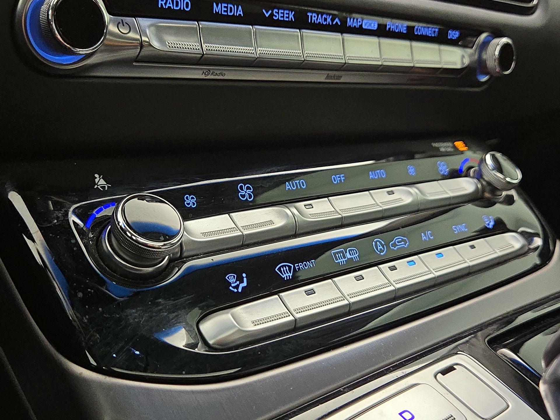 Thumbnail: 2019 Genesis G90 - 17
