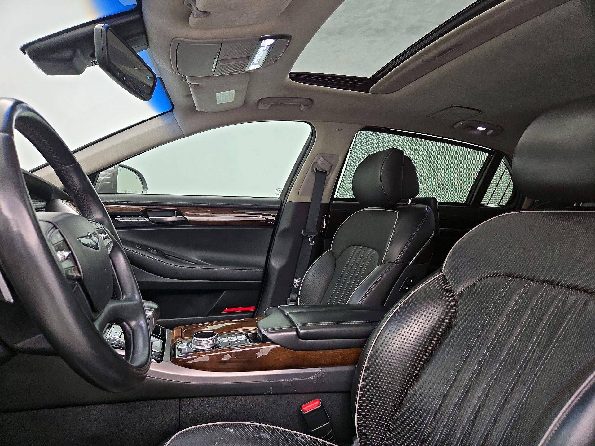 Thumbnail: 2019 Genesis G90 - 20