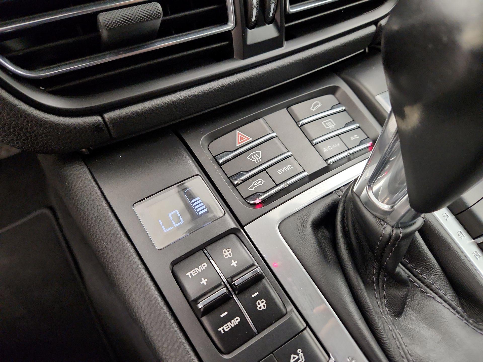 Thumbnail: 2019 Porsche Macan - 17