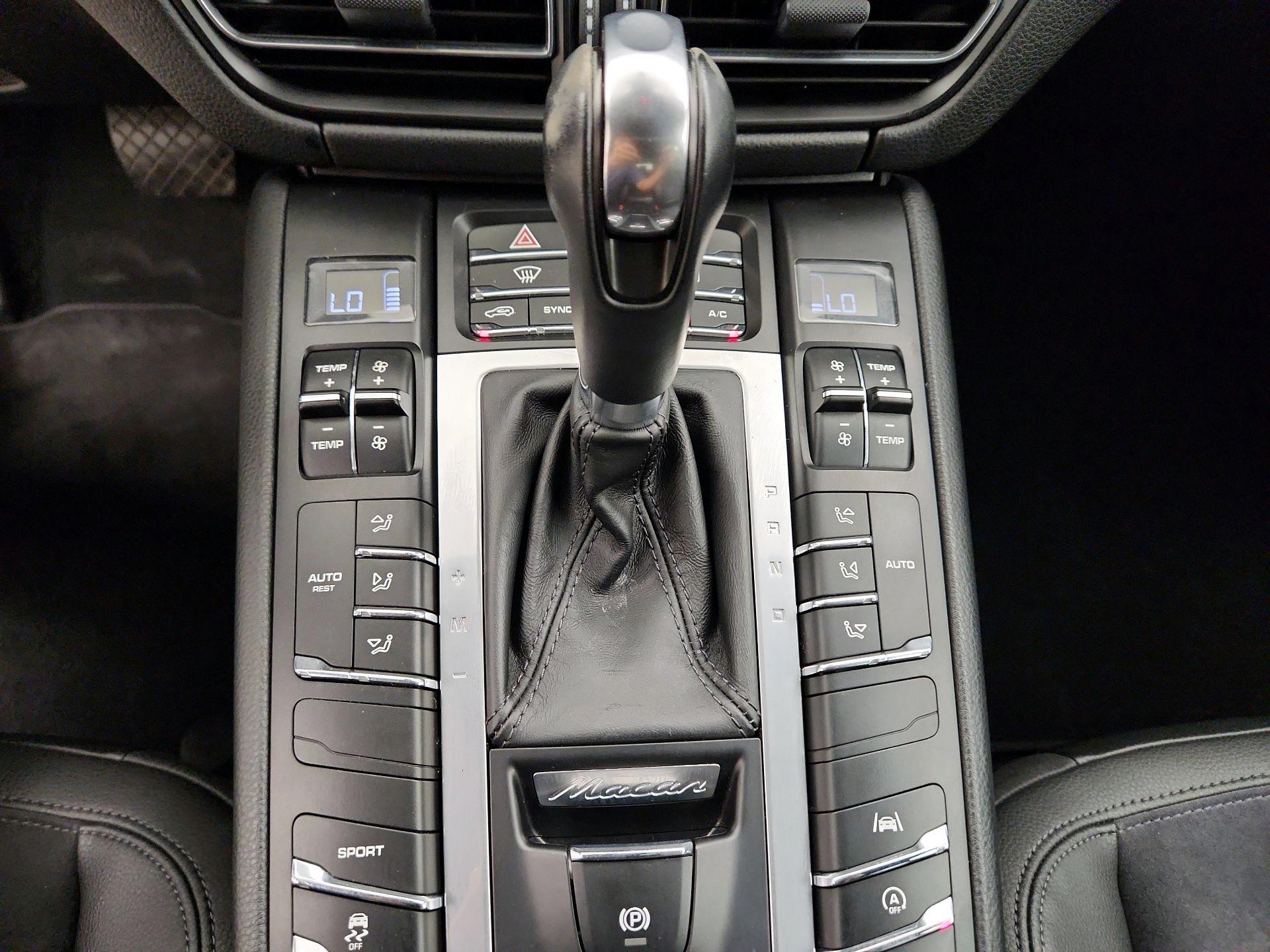 Thumbnail: 2019 Porsche Macan - 18