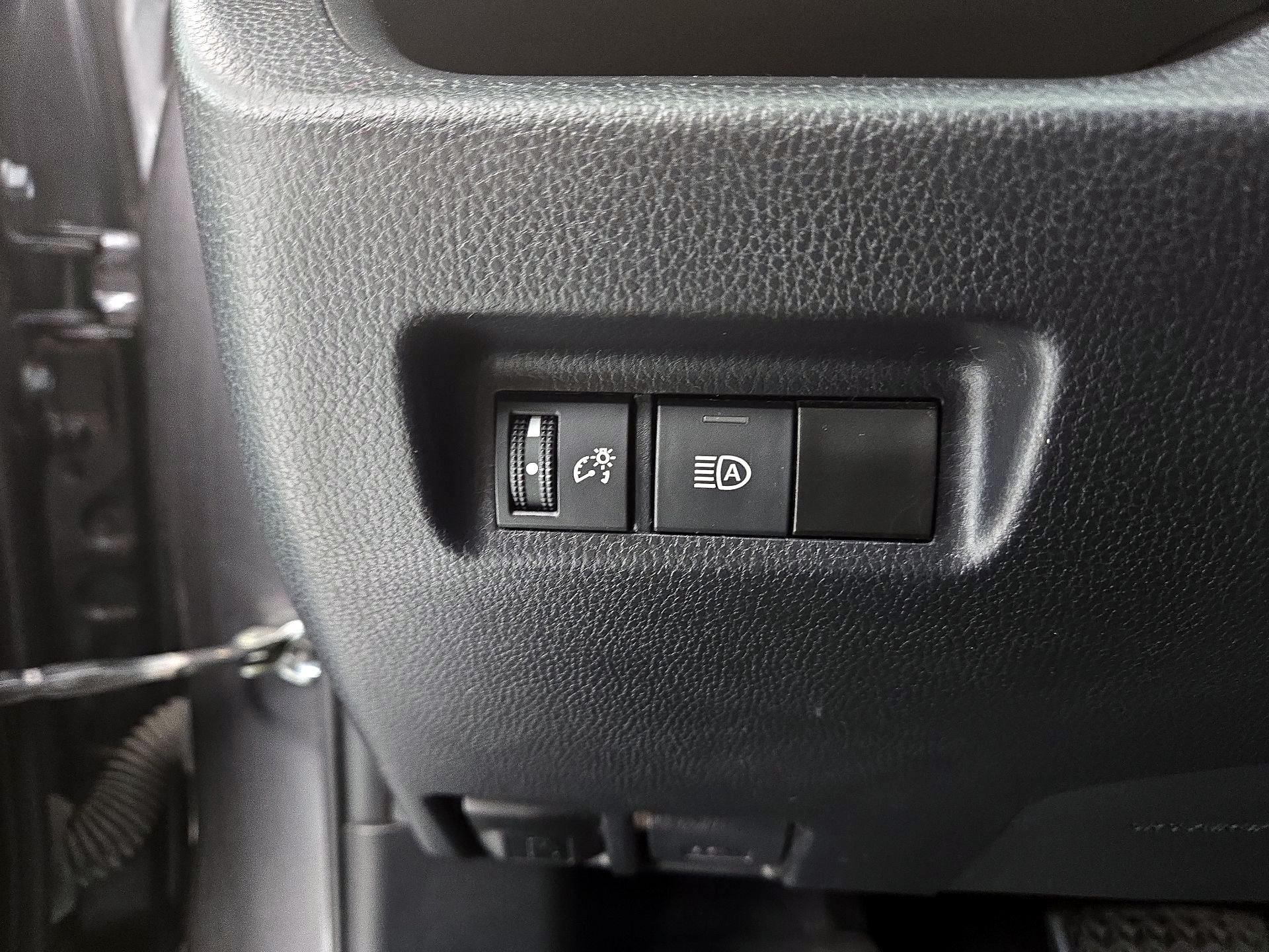 Thumbnail: 2021 Toyota RAV4 - 13
