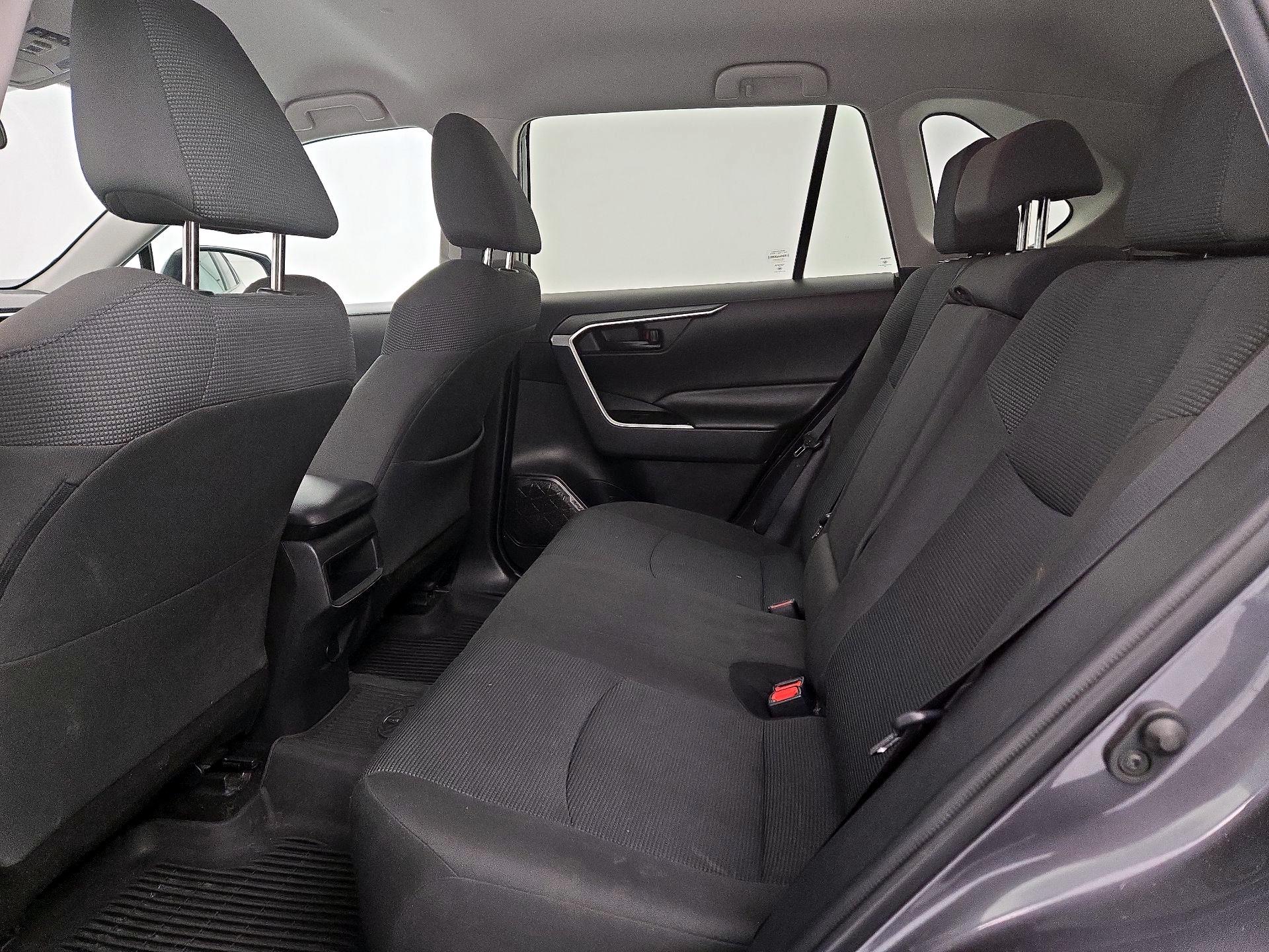 Thumbnail: 2021 Toyota RAV4 - 19