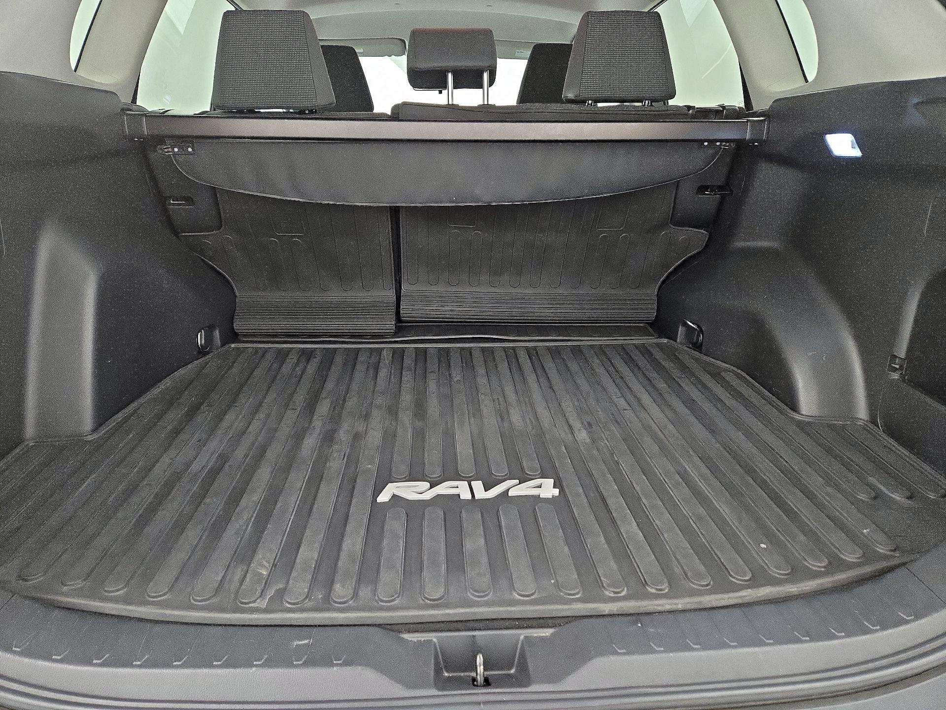 Thumbnail: 2021 Toyota RAV4 - 20