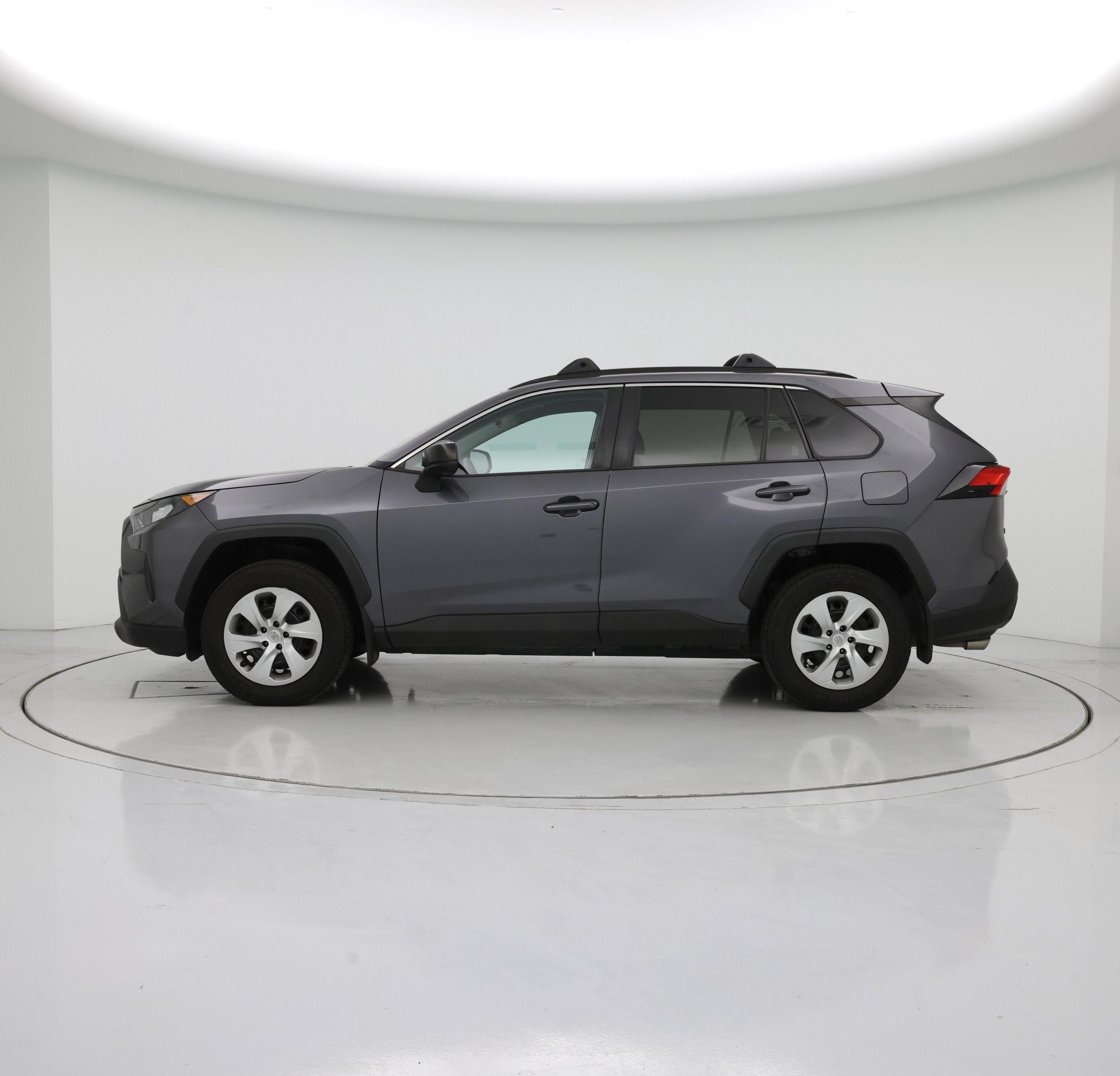 Thumbnail: 2021 Toyota RAV4 - 3
