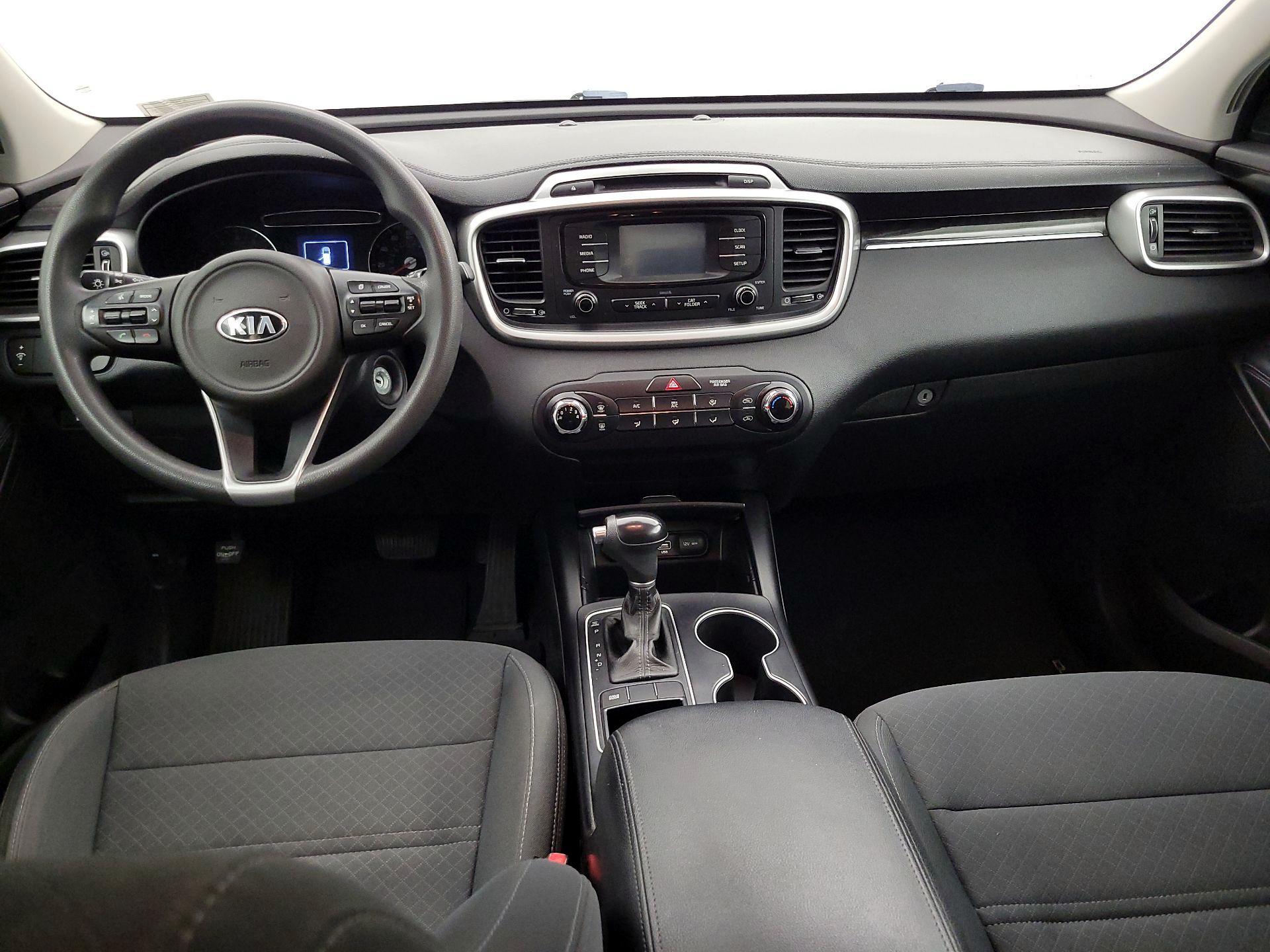Thumbnail: 2017 Kia Sorento - 9