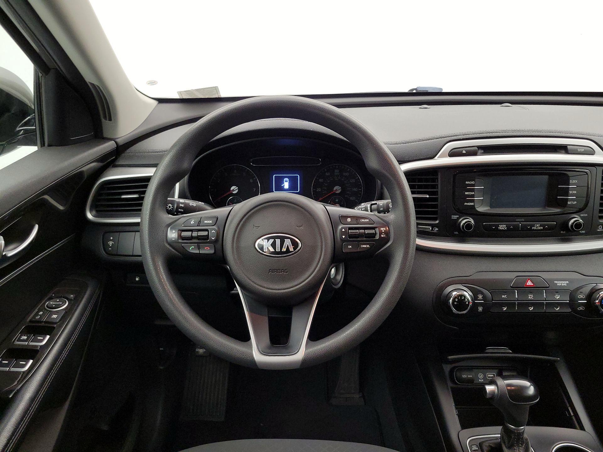 Thumbnail: 2017 Kia Sorento - 10