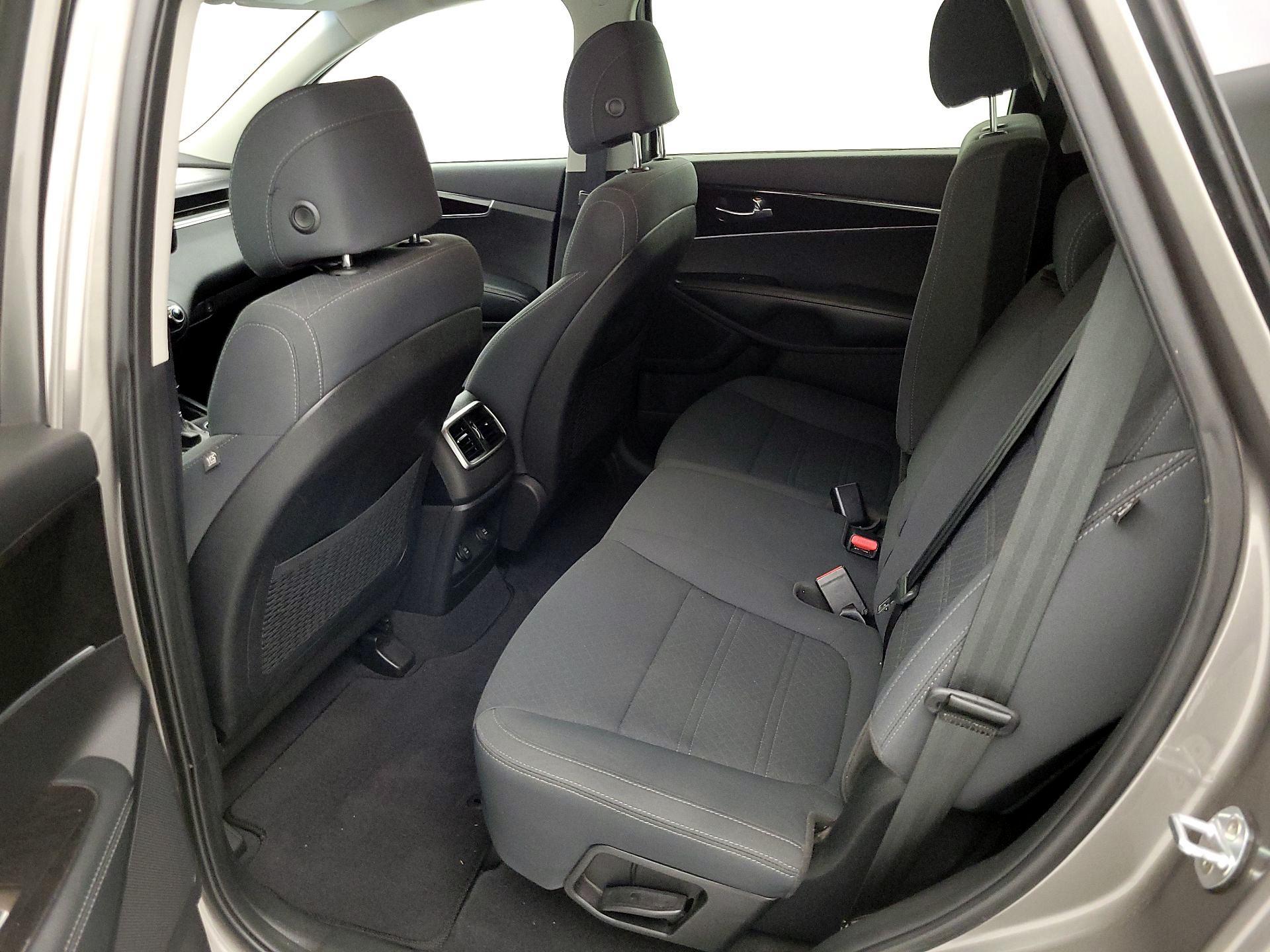 Thumbnail: 2017 Kia Sorento - 19