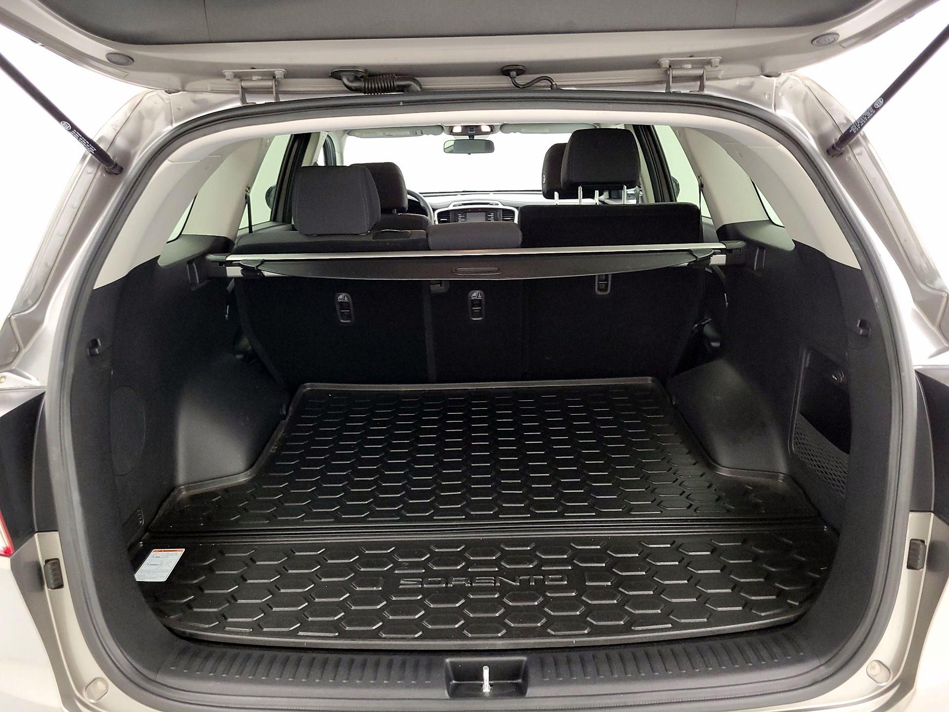 Thumbnail: 2017 Kia Sorento - 20