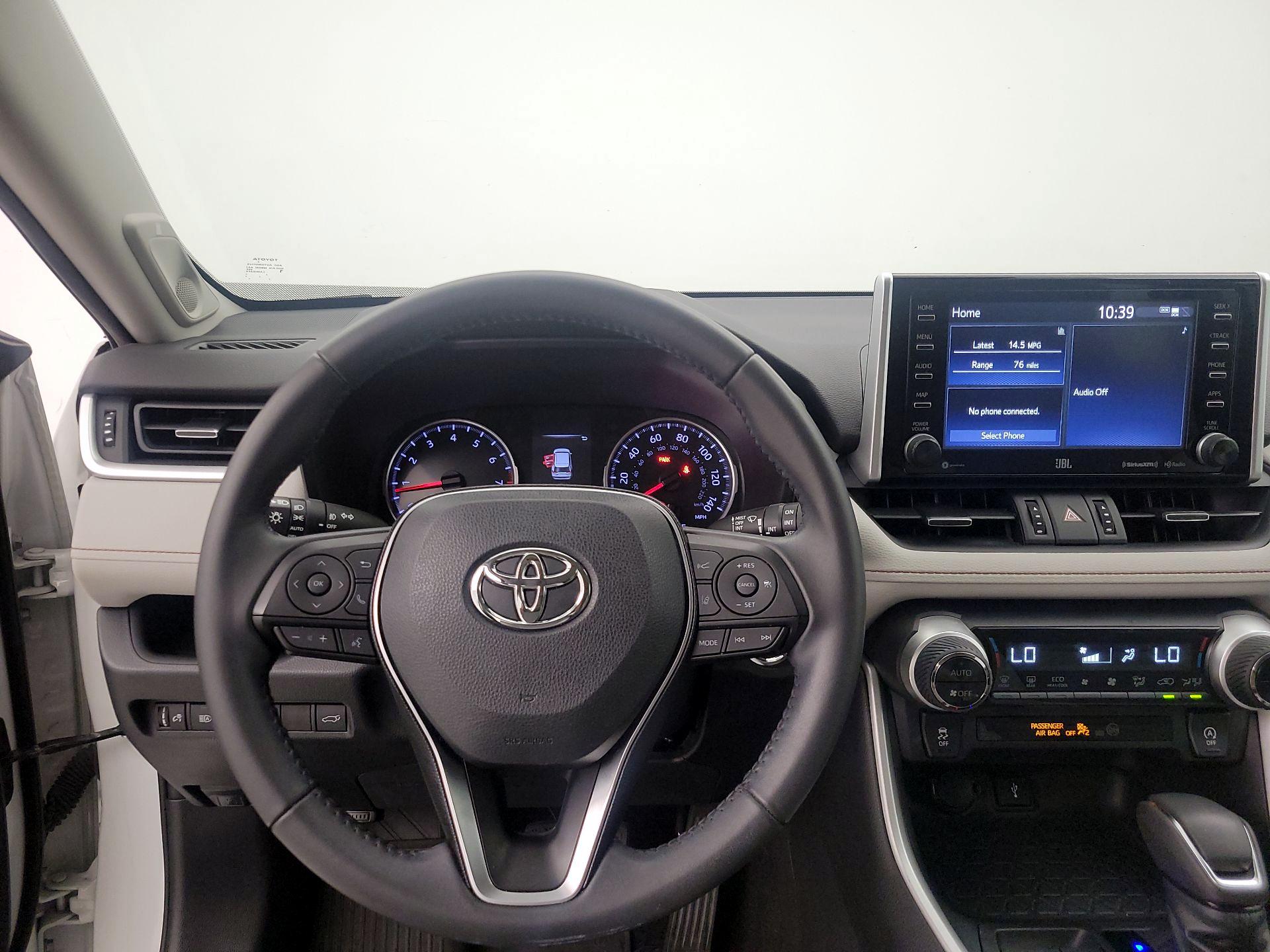 Thumbnail: 2020 Toyota RAV4 - 10