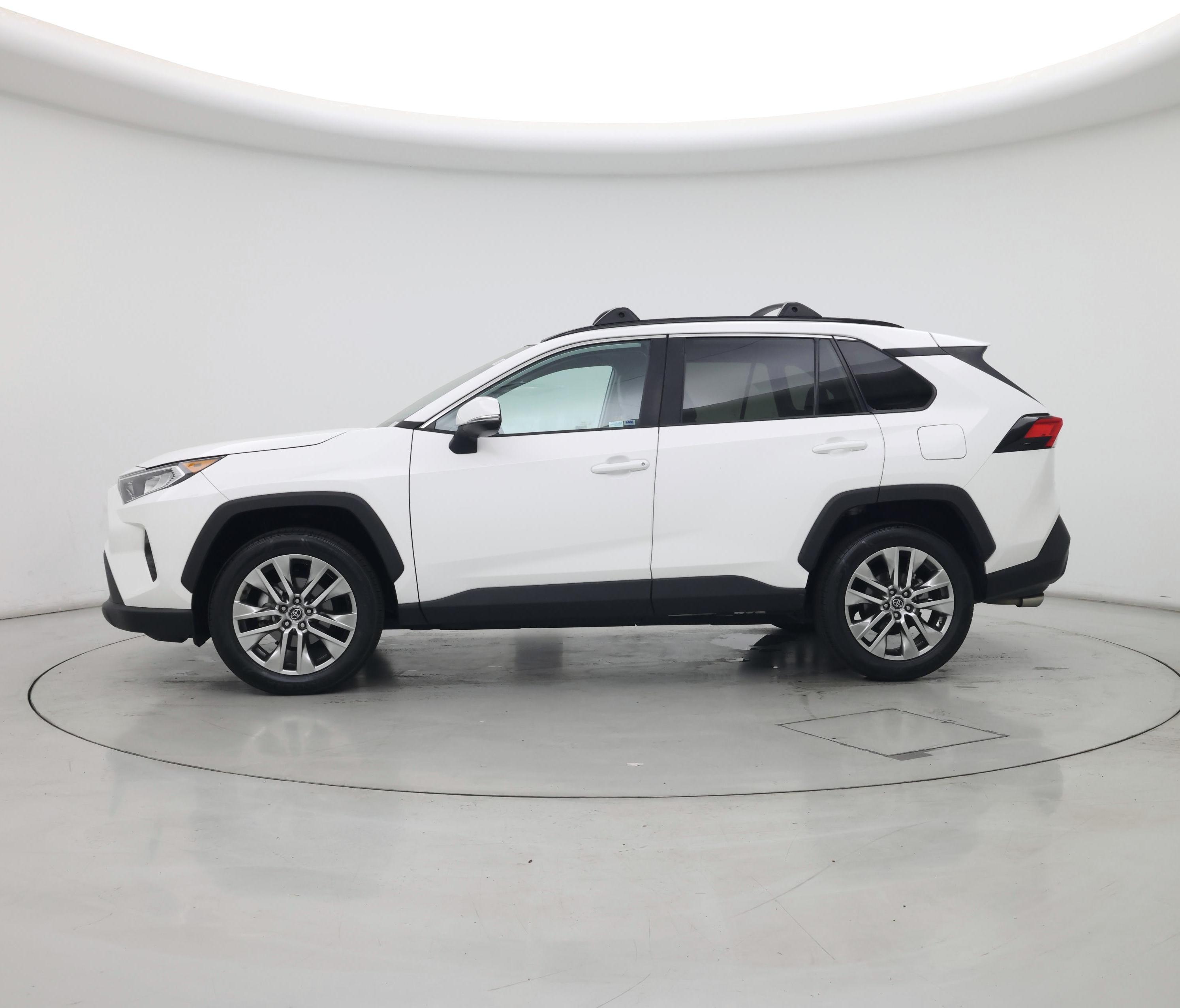 Thumbnail: 2020 Toyota RAV4 - 3