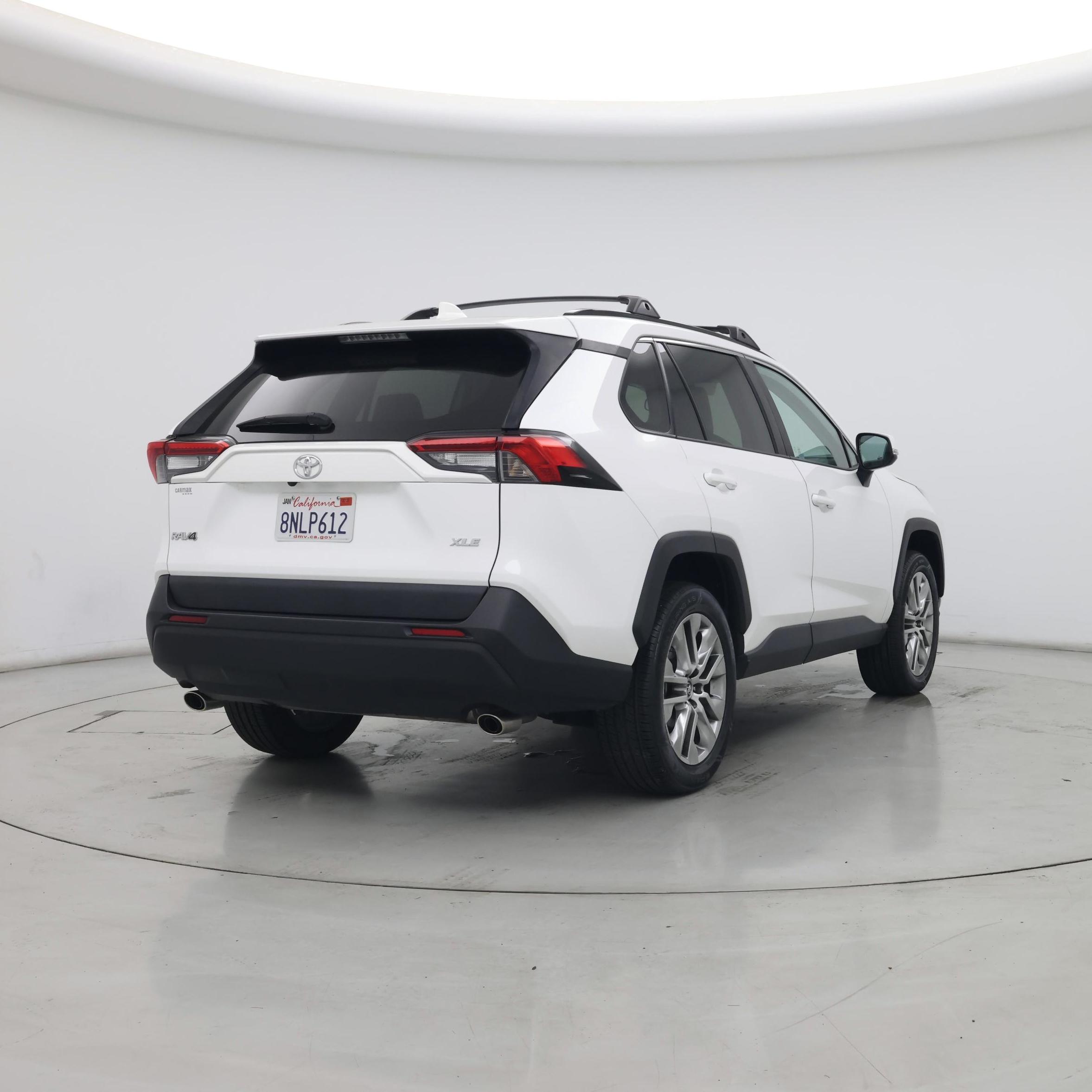 Thumbnail: 2020 Toyota RAV4 - 8