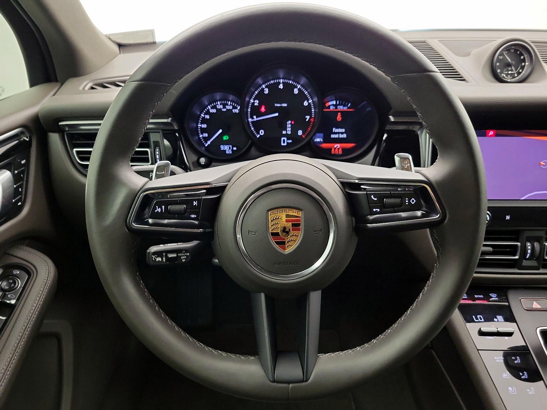 Thumbnail: 2023 Porsche Macan - 10