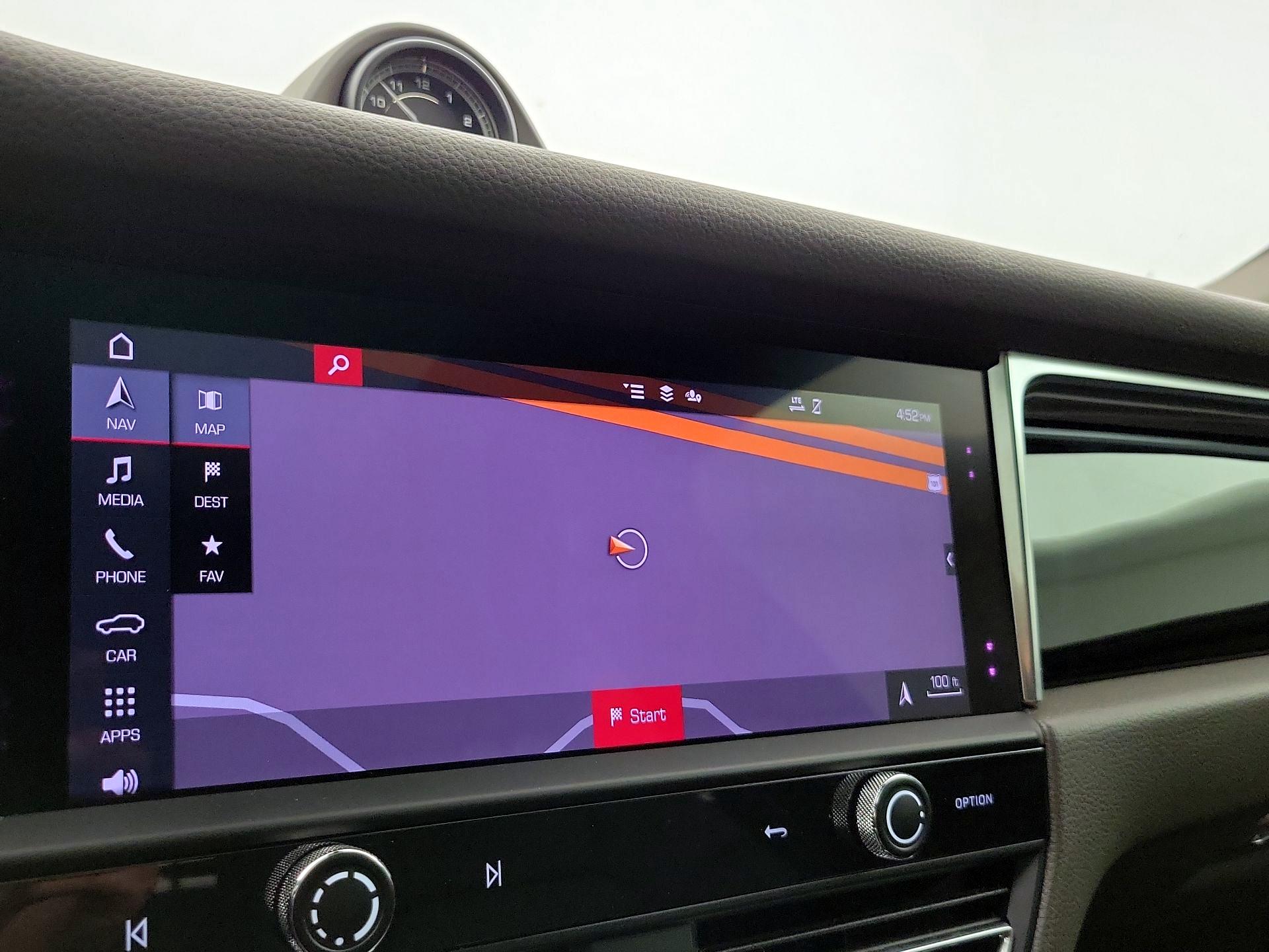 Thumbnail: 2023 Porsche Macan - 14